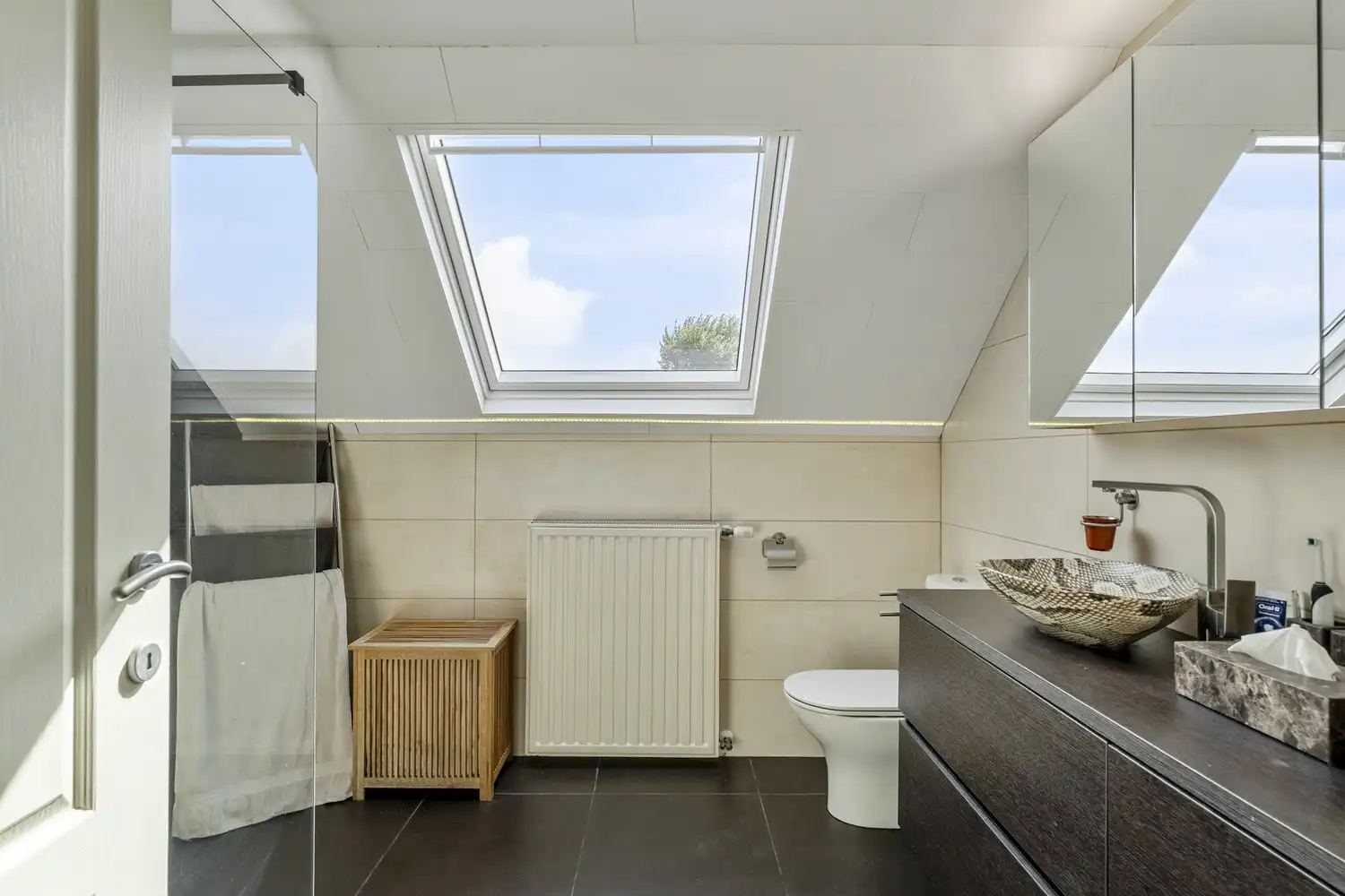 Instapklare woning met drie slaapkamers en zuidwest georiënteerde tuin! foto 12