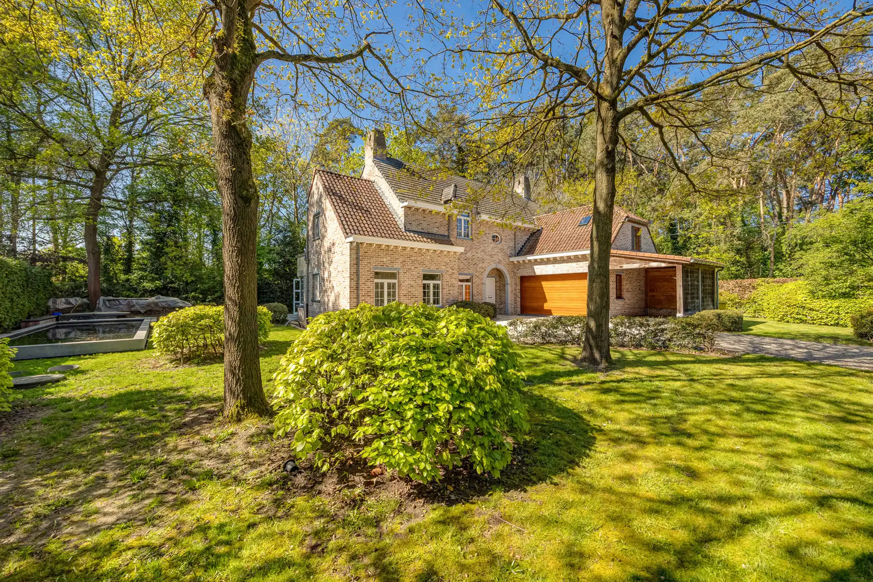 Luxueus afgewerkte villa met zwembad foto 20