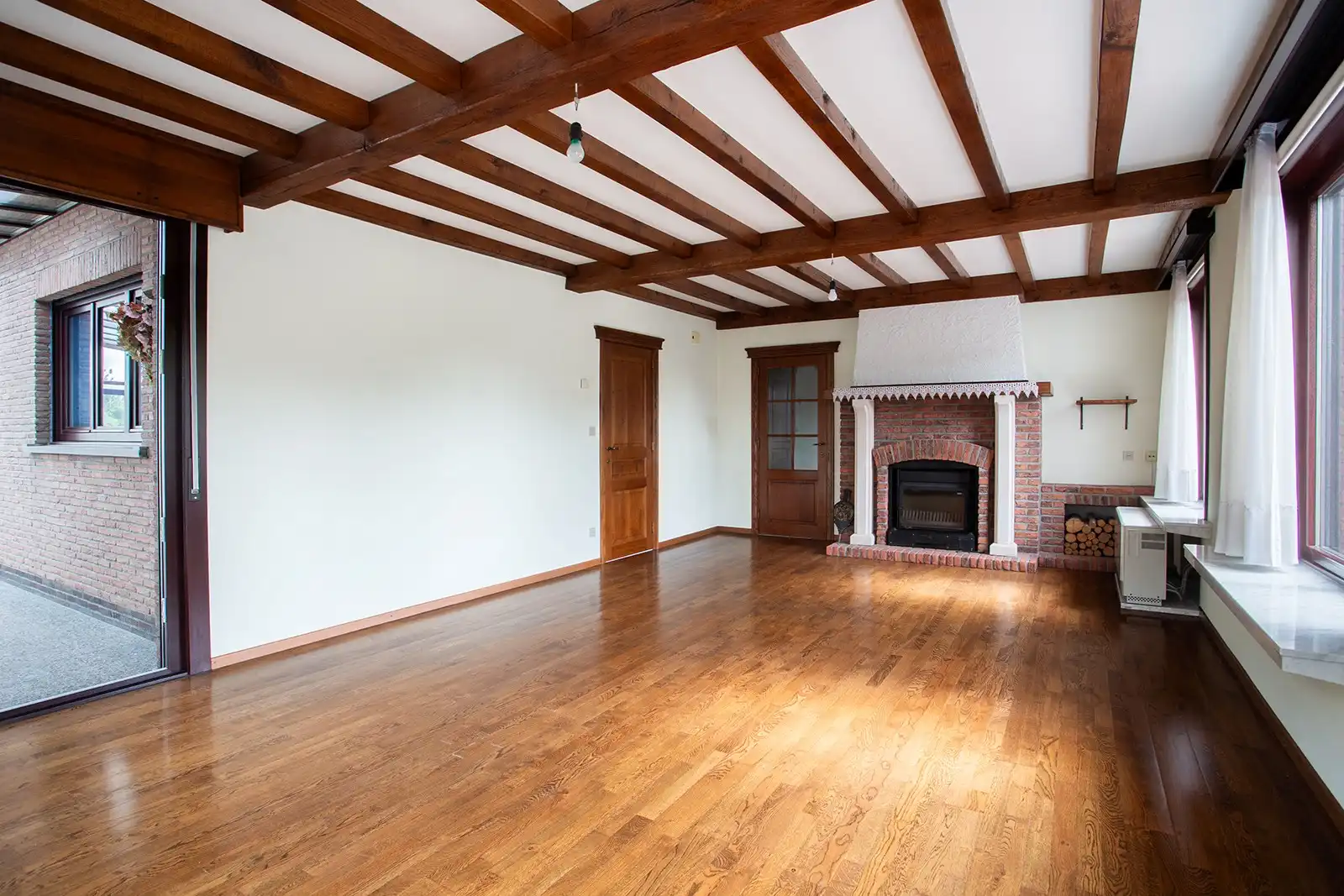Karaktervol huis in een residentiële wijk foto 3
