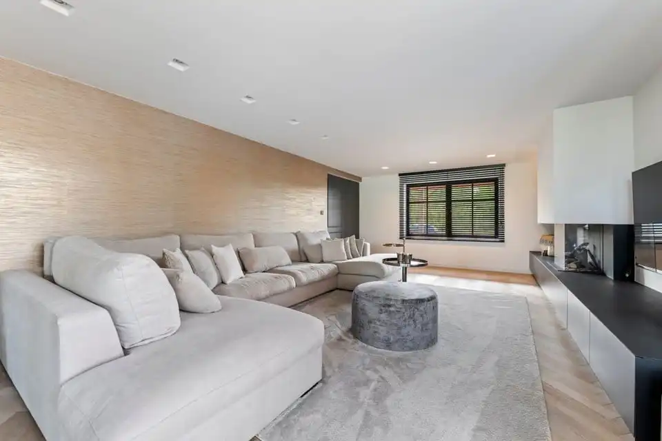 UNIEKE LUXUEUZE VILLA OP EEN PRACHTIG PERCEEL VAN 28A50CA IN SINT-TRUIDEN foto 15