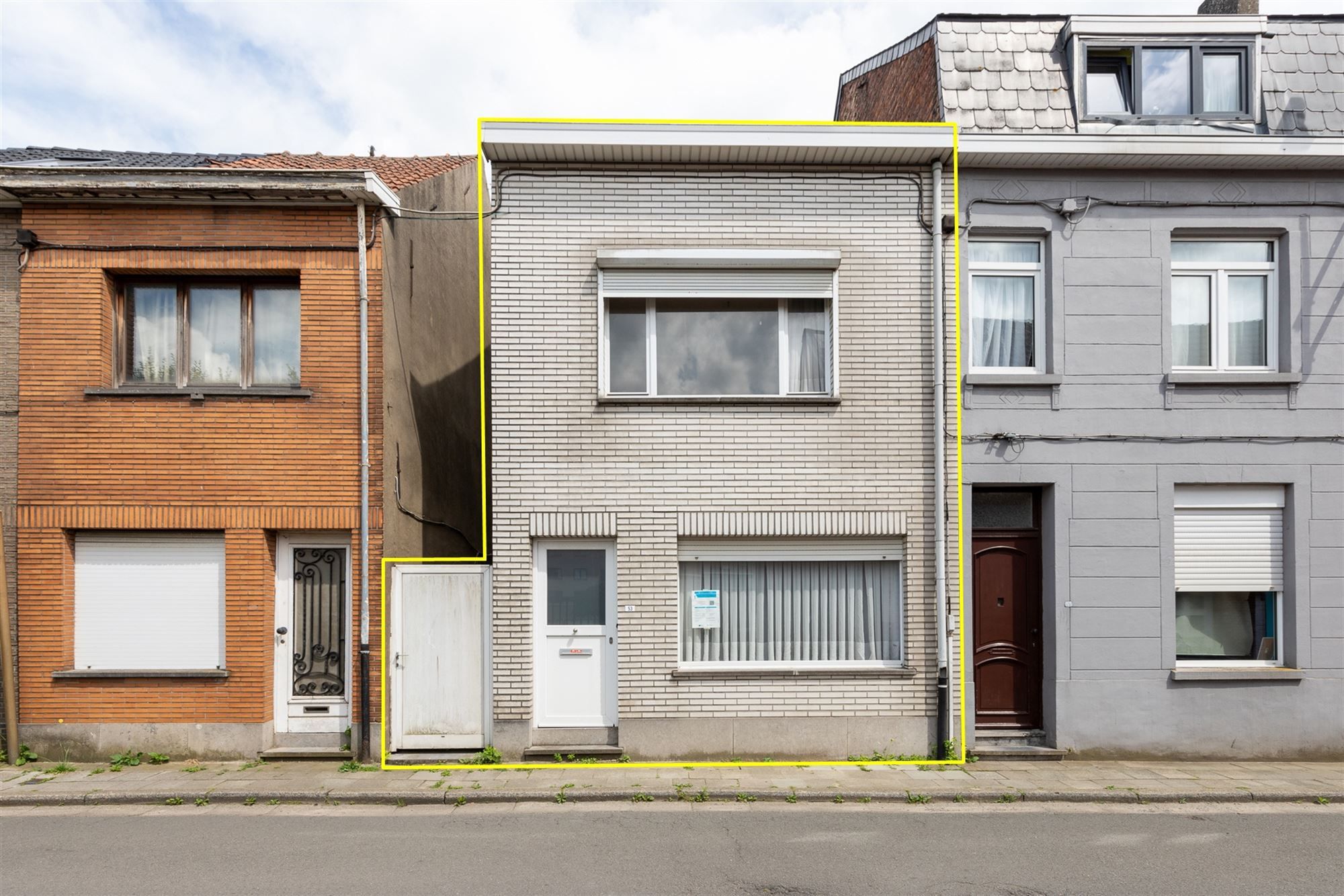 Grondig te renoveren rijwoning in centrum Wetteren  foto 1