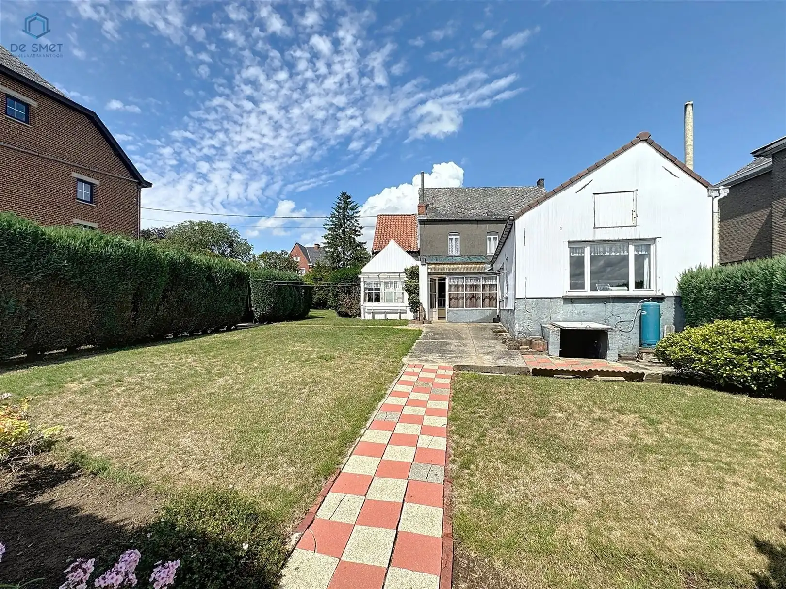 Te renoveren woning met 4 slpks, garage & prachtige tuin vlak aan station Lierde foto 7