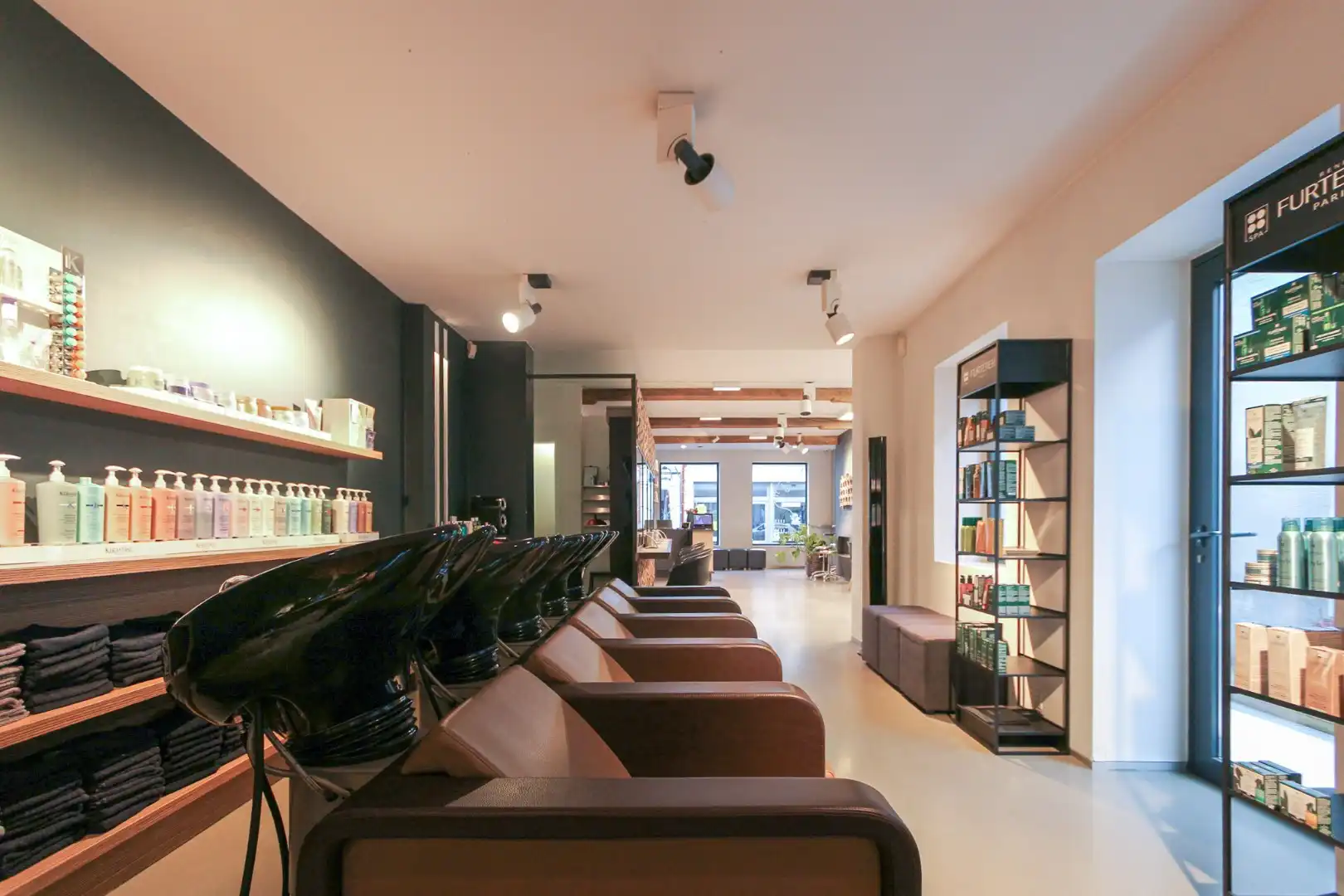 Handelsgelijkvloers Smedenstraat 13 Brugge te huur en te koop foto 7