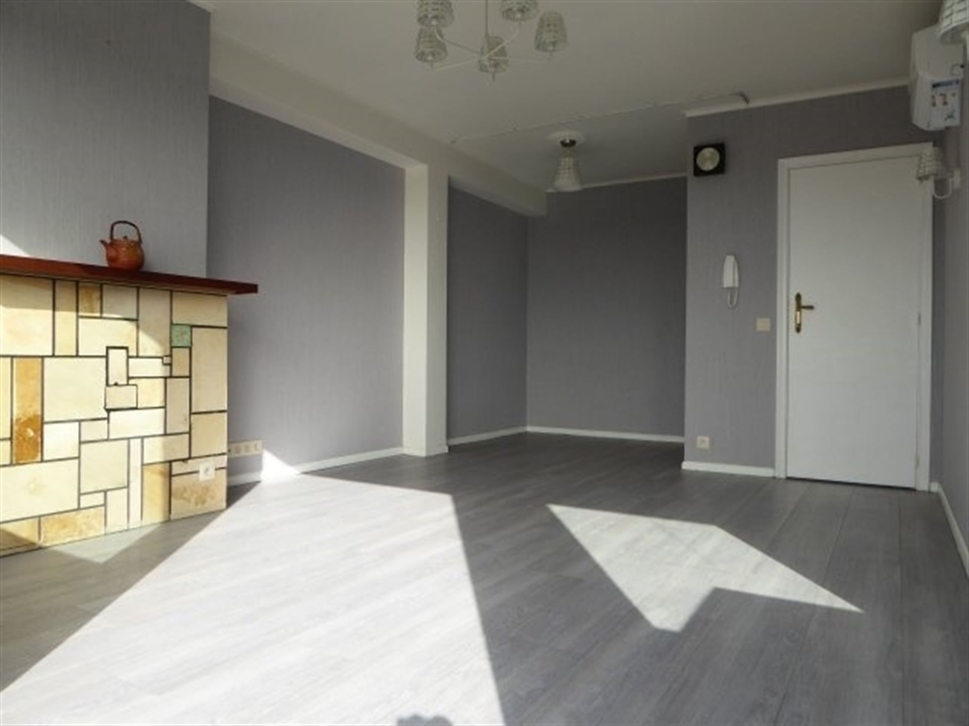 Lichtrijke en verzorgde studio foto {{pictureIndex}}