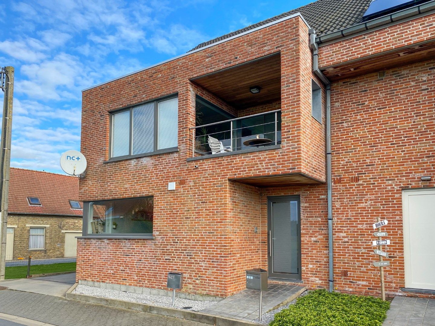 Gelijkvloersappartement met 1 slaapkamer, tuin en garage. foto 16