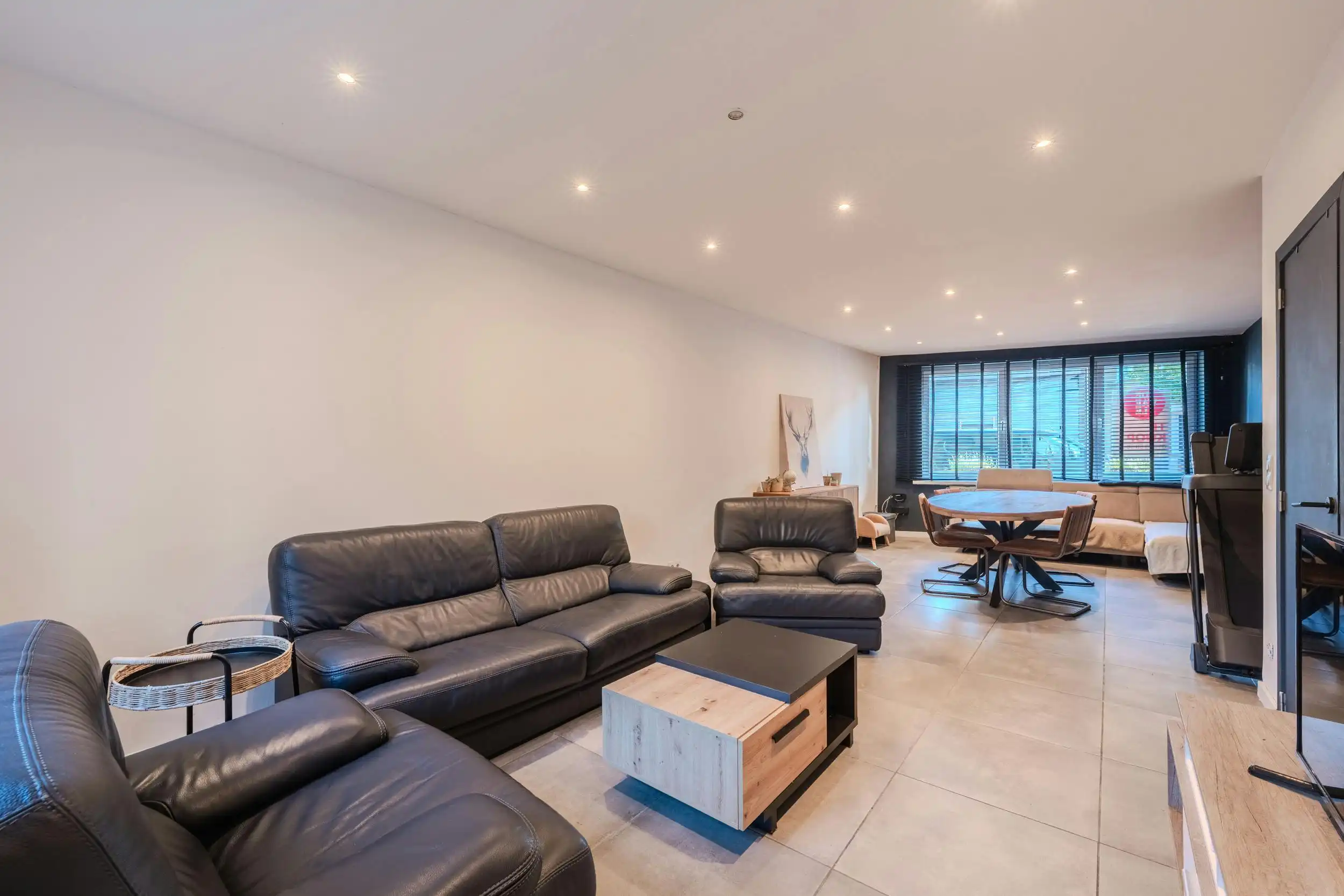 Gerenoveerde woning te koop in hartje Mariakerke te Oostende foto 3