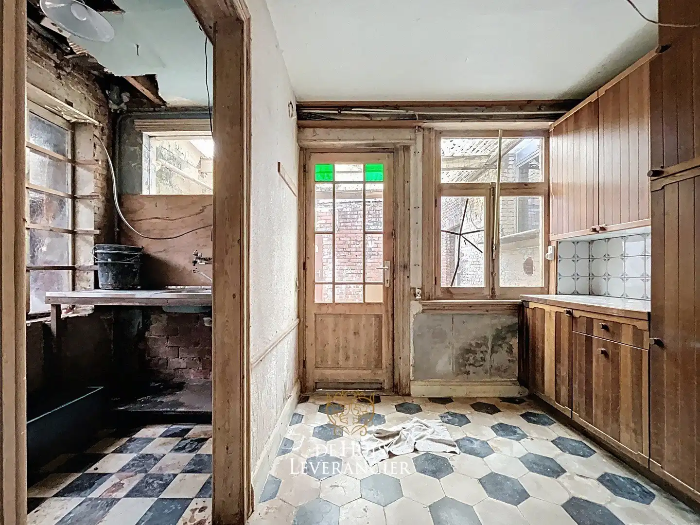 Te renoveren woonst in centrum Kontich te koop met 1001 mogelijkheden foto 3