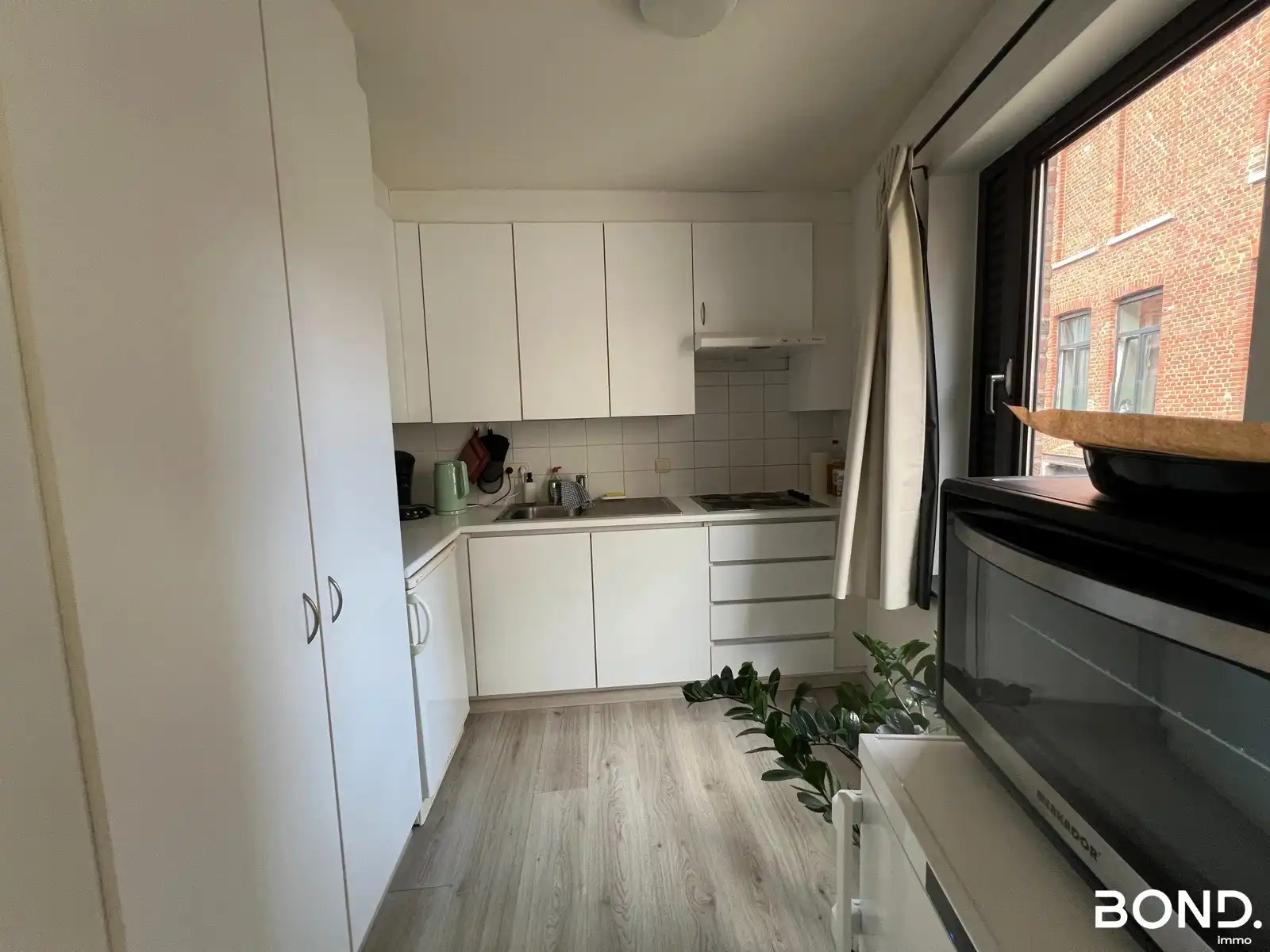 Zeer ruime STUDENTEN studio  met terras te huur in Leuven centrum foto 4