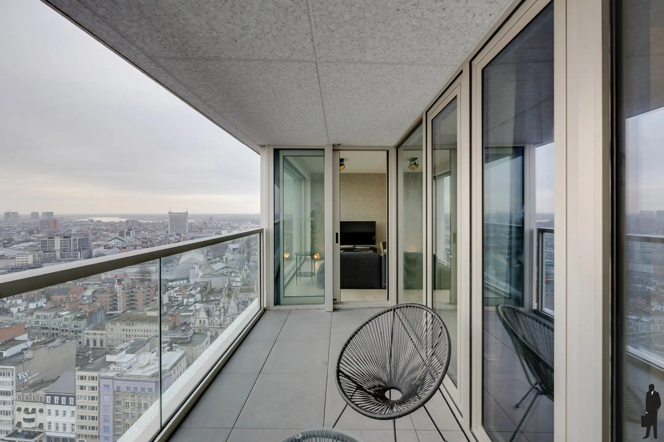 Exclusief 2-slaapkamer appartement op de 20ste verdieping | Antwerp Tower foto 4