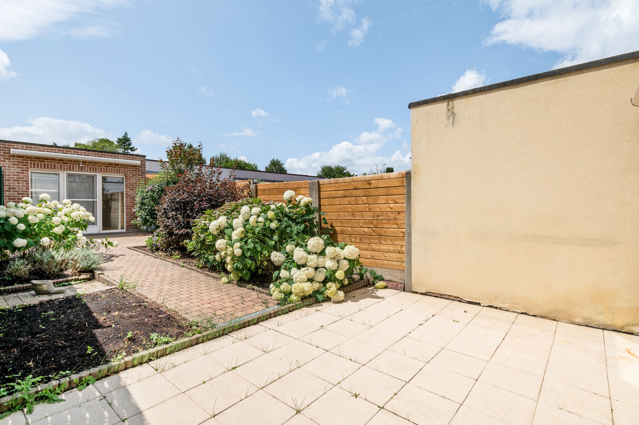 Gelijkvloers 1slpk app met tuin en garage te Turnhout. foto 17
