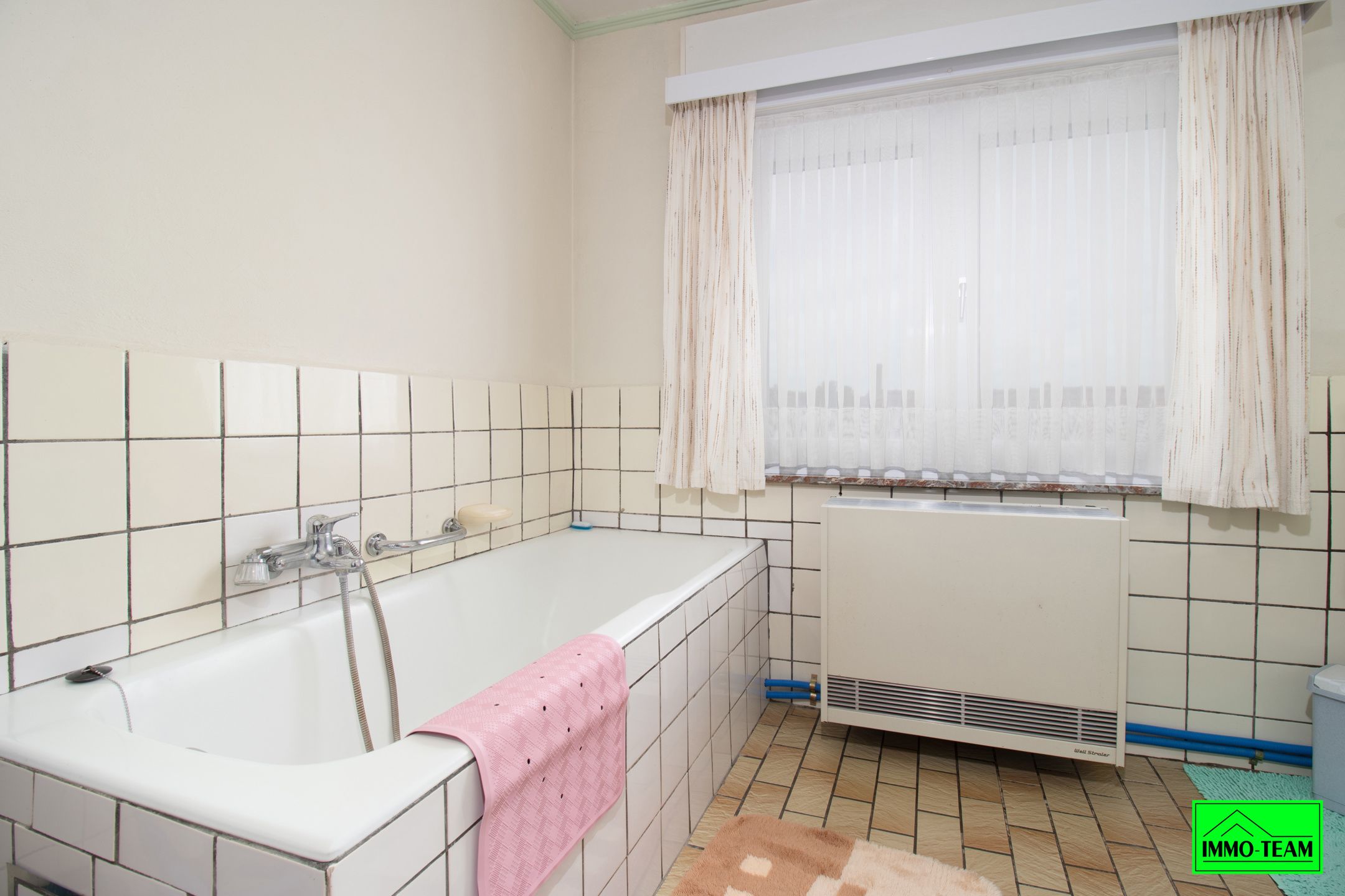 Ruime op te frissen 2-gevelwoning foto 19