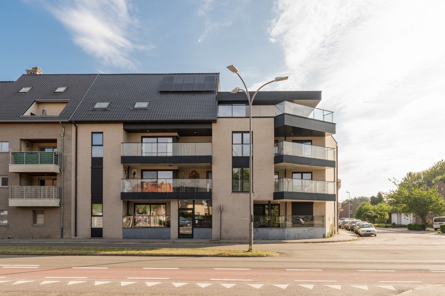 Modern en lichtrijk appartement met groot terras – Ringlaan, Overpelt foto {{pictureIndex}}