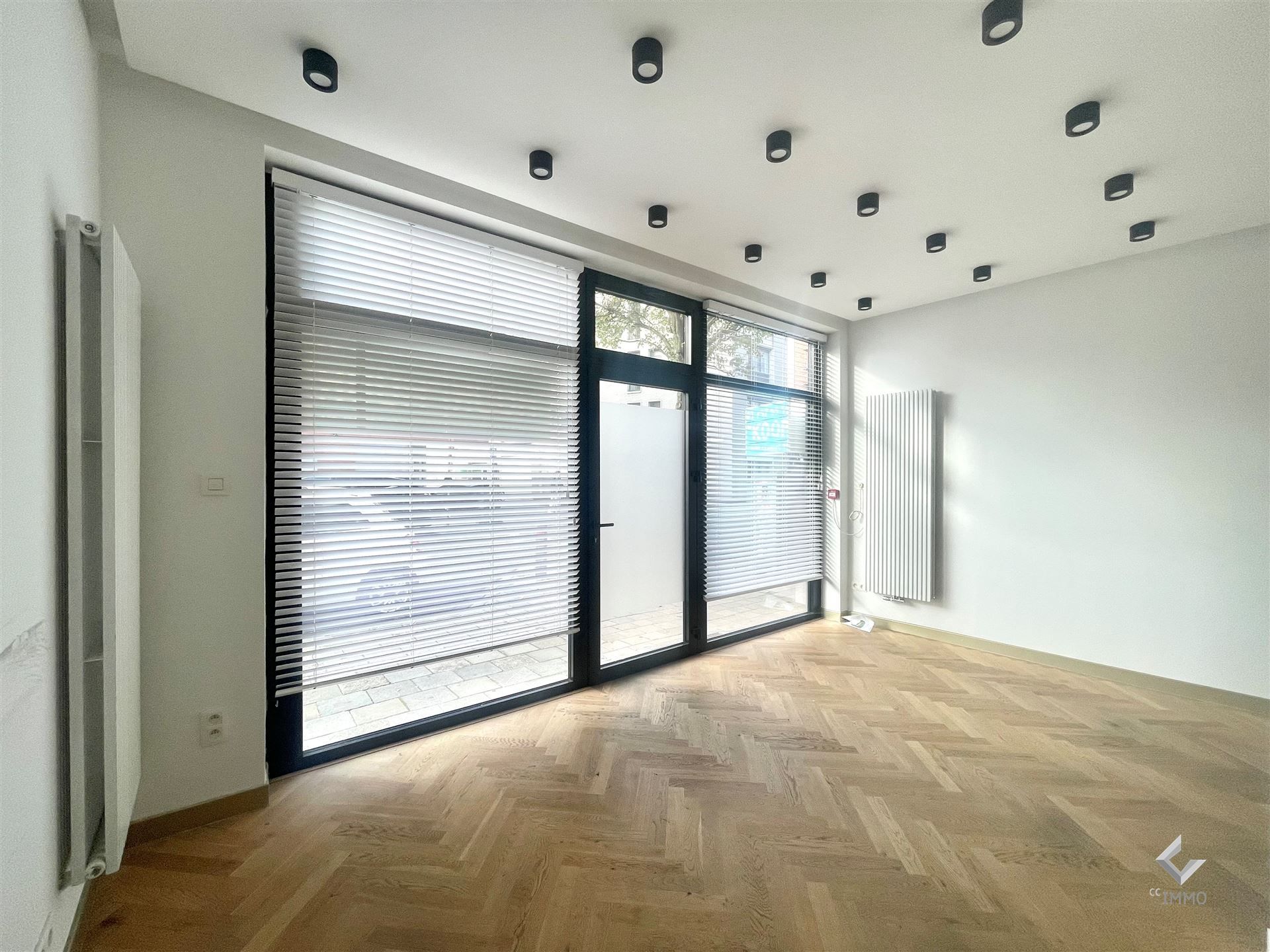 Knap kantoor/winkel ca. 70m² op rustig ligging! foto 3