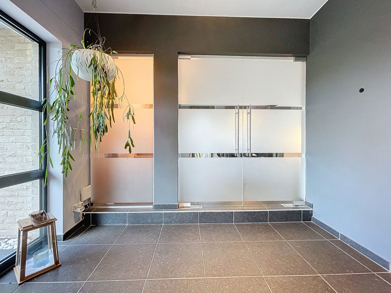 Instapklare moderne woning met 3/4 slpks, zwembad en sauna. foto 11