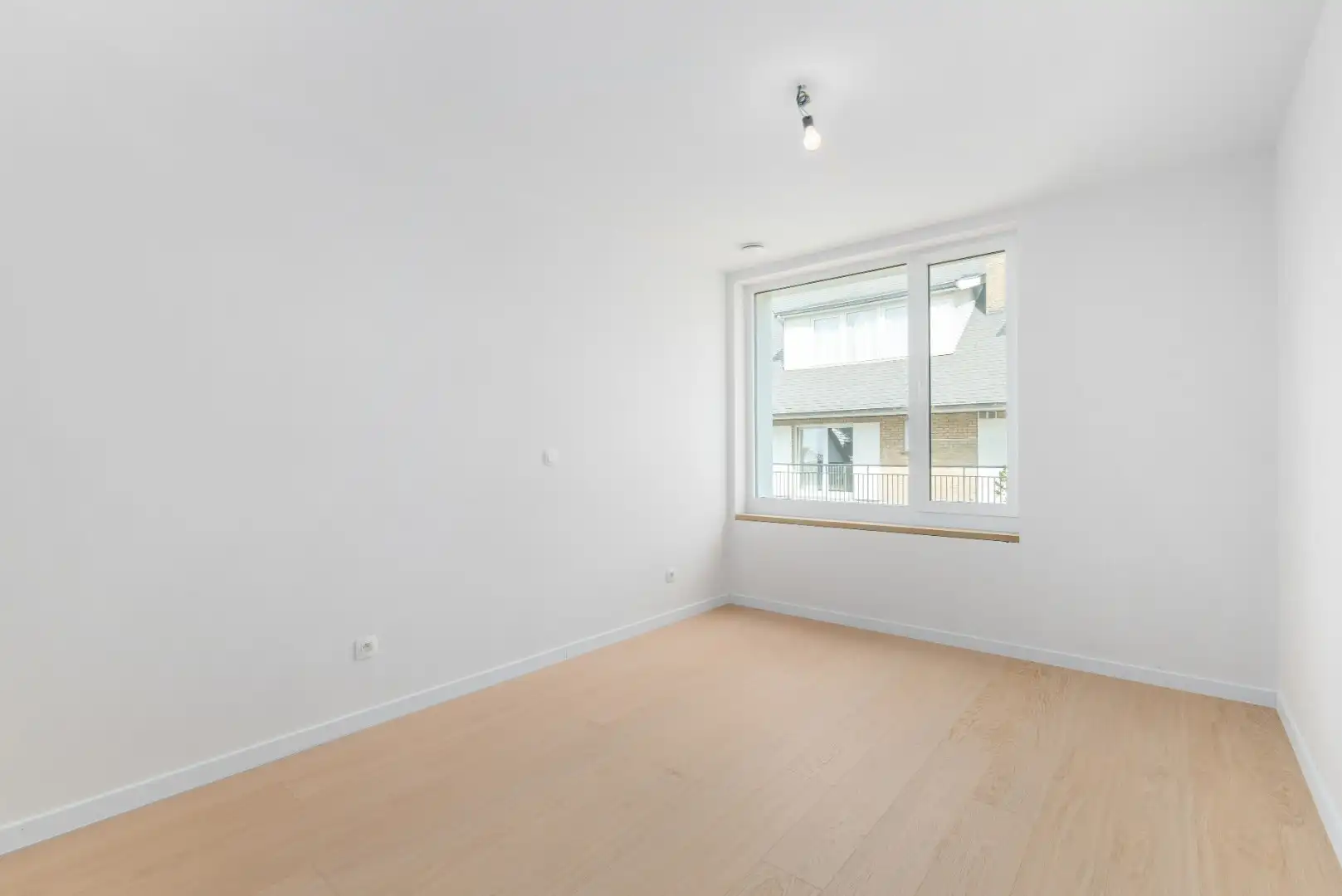 Ruim appartement met terras en lift in Koksijde, 3 slaapkamers, bouwjaar 2024, 110.00m², omgeving zeedijk, digitale tv, 2 badkamers foto 10
