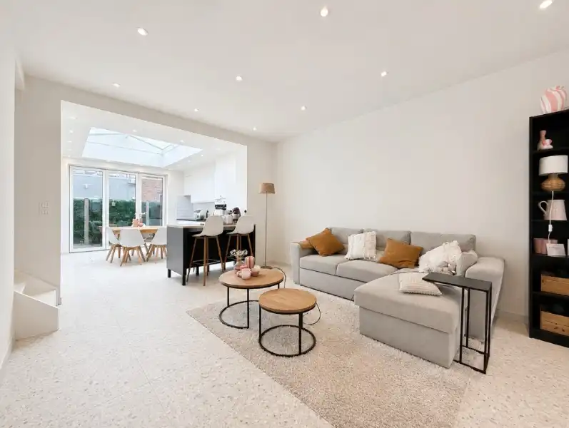 Totaal gerenoveerde woning met zonnig terras nabij UZ Gent foto 4