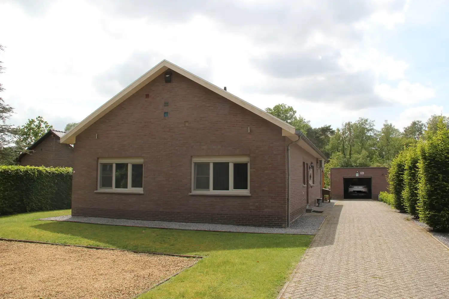 Instapklare gerenoveerde woning op 11a 75ca met prachtige, zuidgerichte tuin aan natuurgebied De Maten in Genk. foto 29