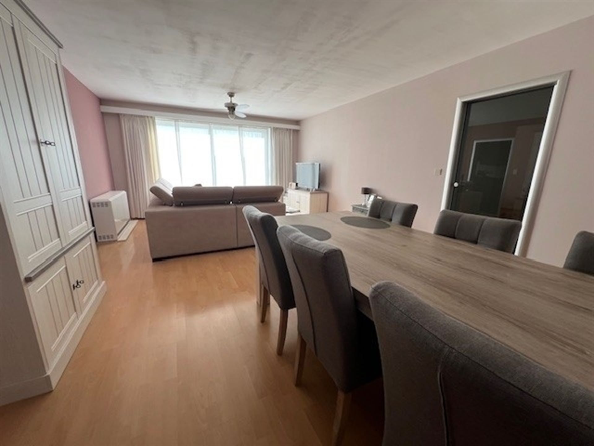 Zeer rustig gelegen hoekappartement met 2 slpks! foto 3