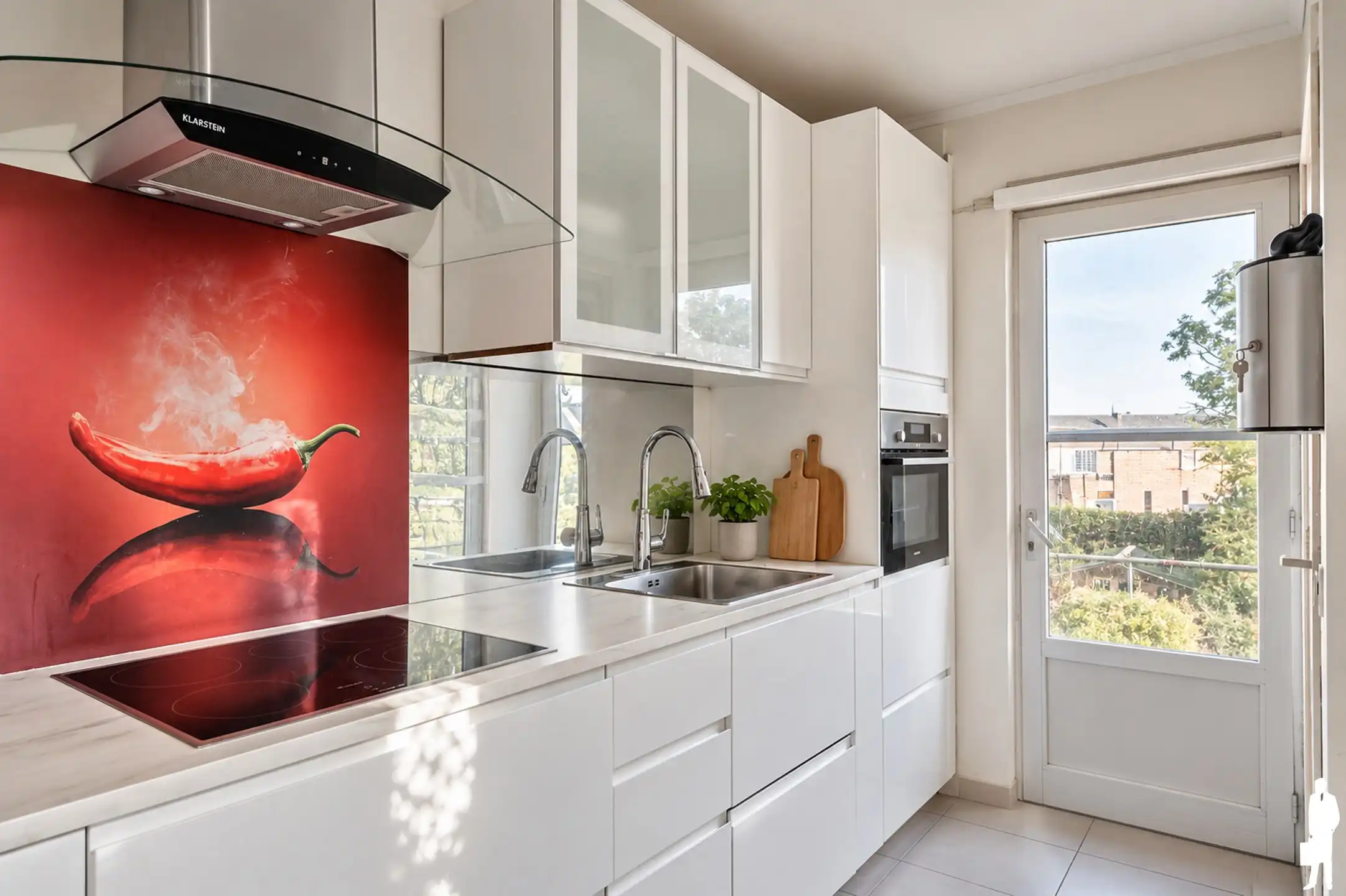 Ruime te renoveren woning, 3 SLK, inpandige garage foto 12
