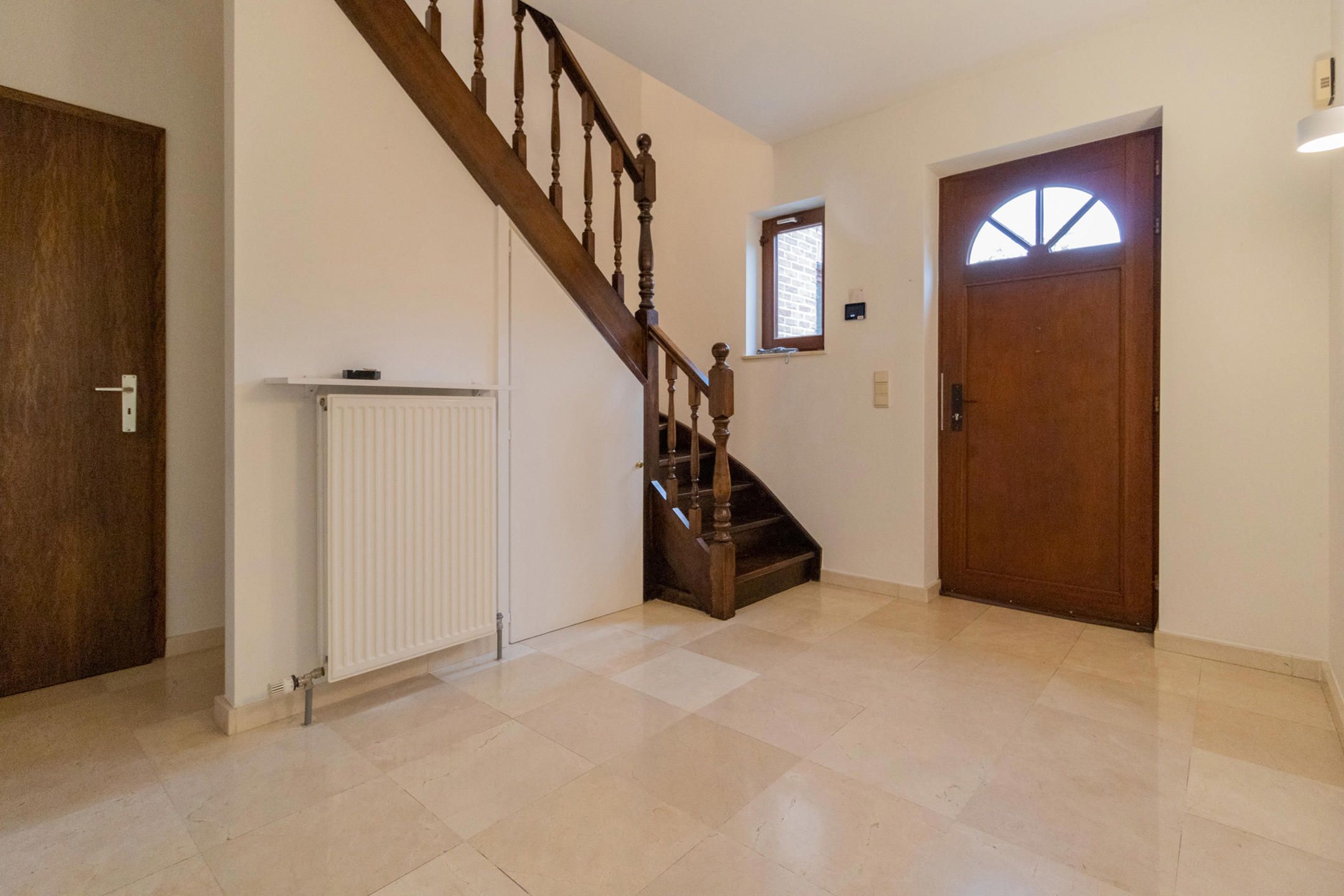 Ideaal gelegen villa met 4 slaapkamers foto 2