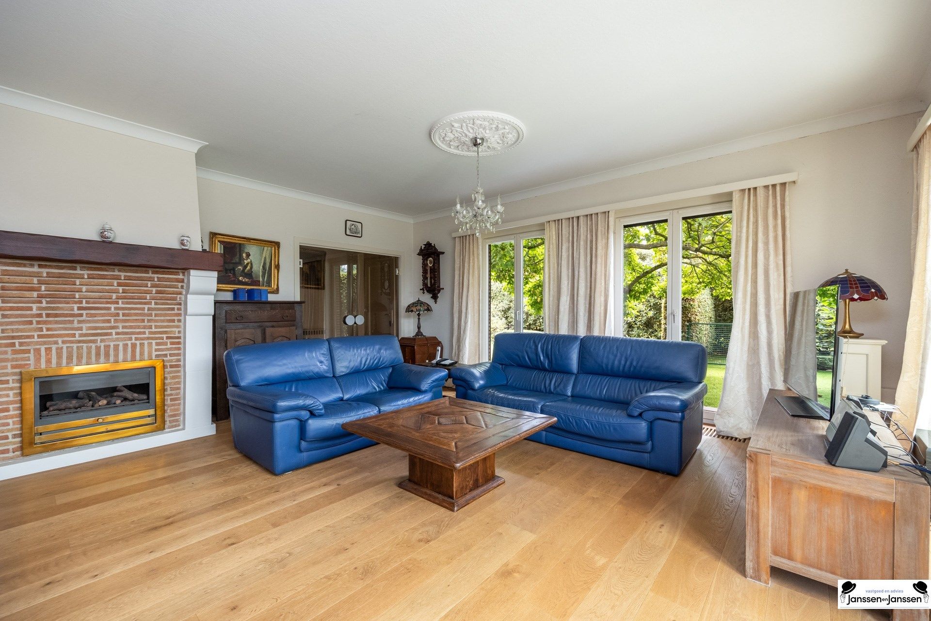 Charmante laagbouwwoning met 3 slaapkamers en prachtige tuin foto 5