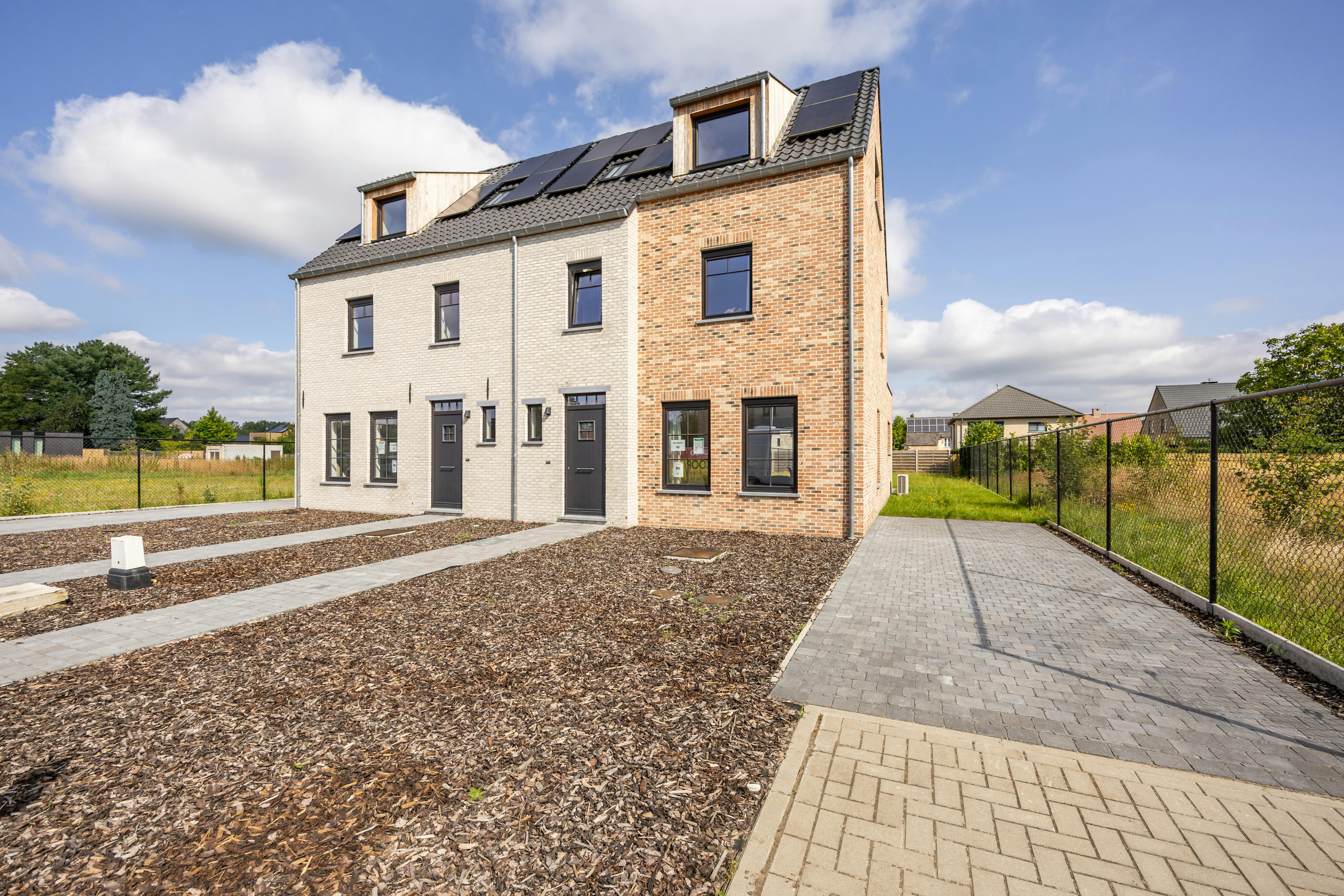 Prachtige nieuwbouwwoningen in een doodlopende straat foto 2