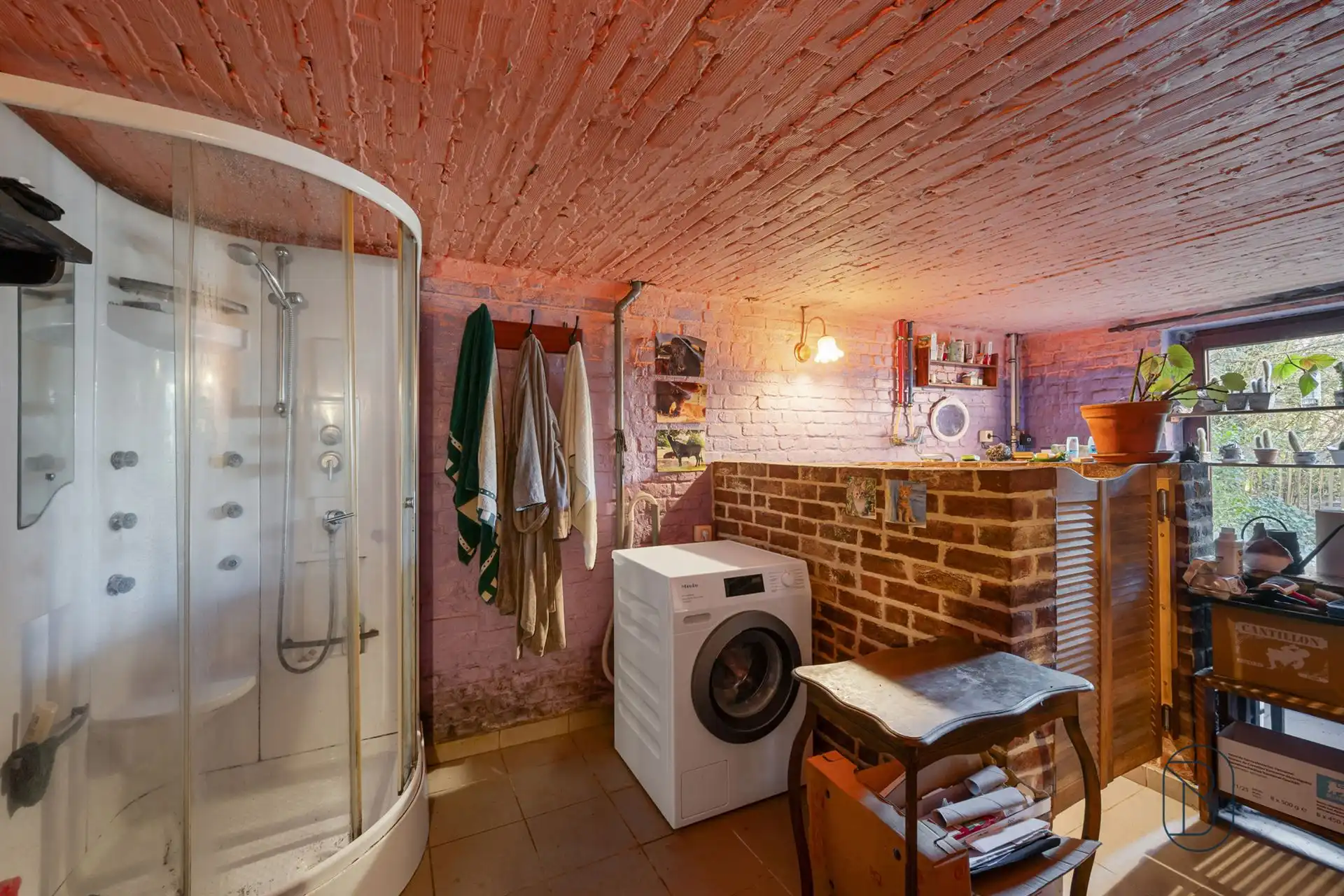 Hoeve met handelsruimte en woning, ideaal gelegen! foto 16
