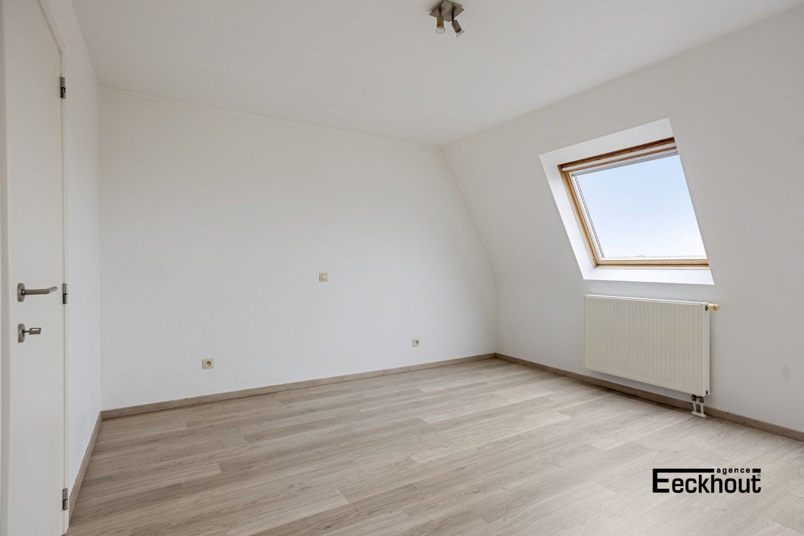 Instapklaar duplexappartement met grote terrassen en mooi open zicht! foto 16