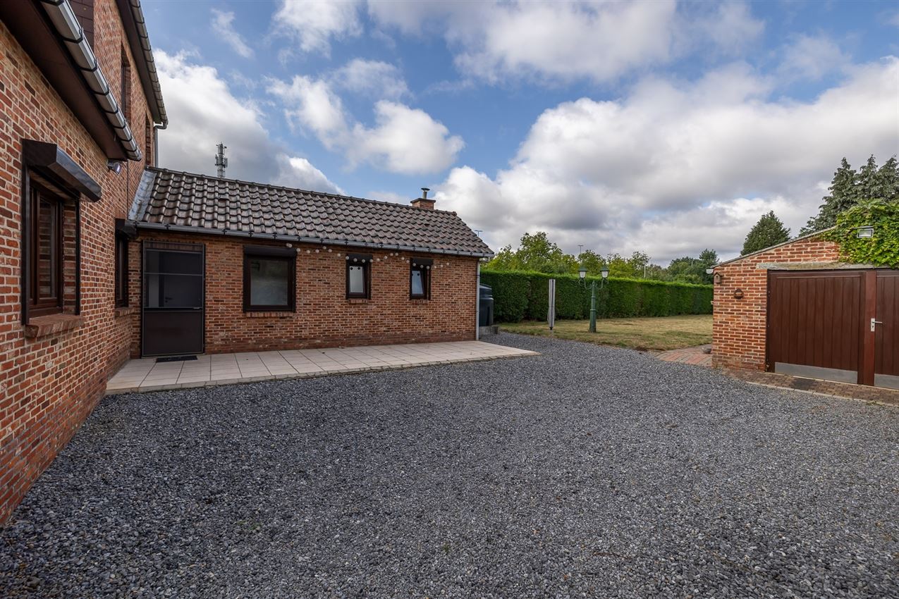 hoevewoning, 22a40ca, omgeven door agrarisch gebied foto 2