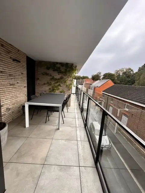Prachtig  hoek-appartement op de tweede verdieping met 2 slaapkamers in hartje Bilzen foto 9