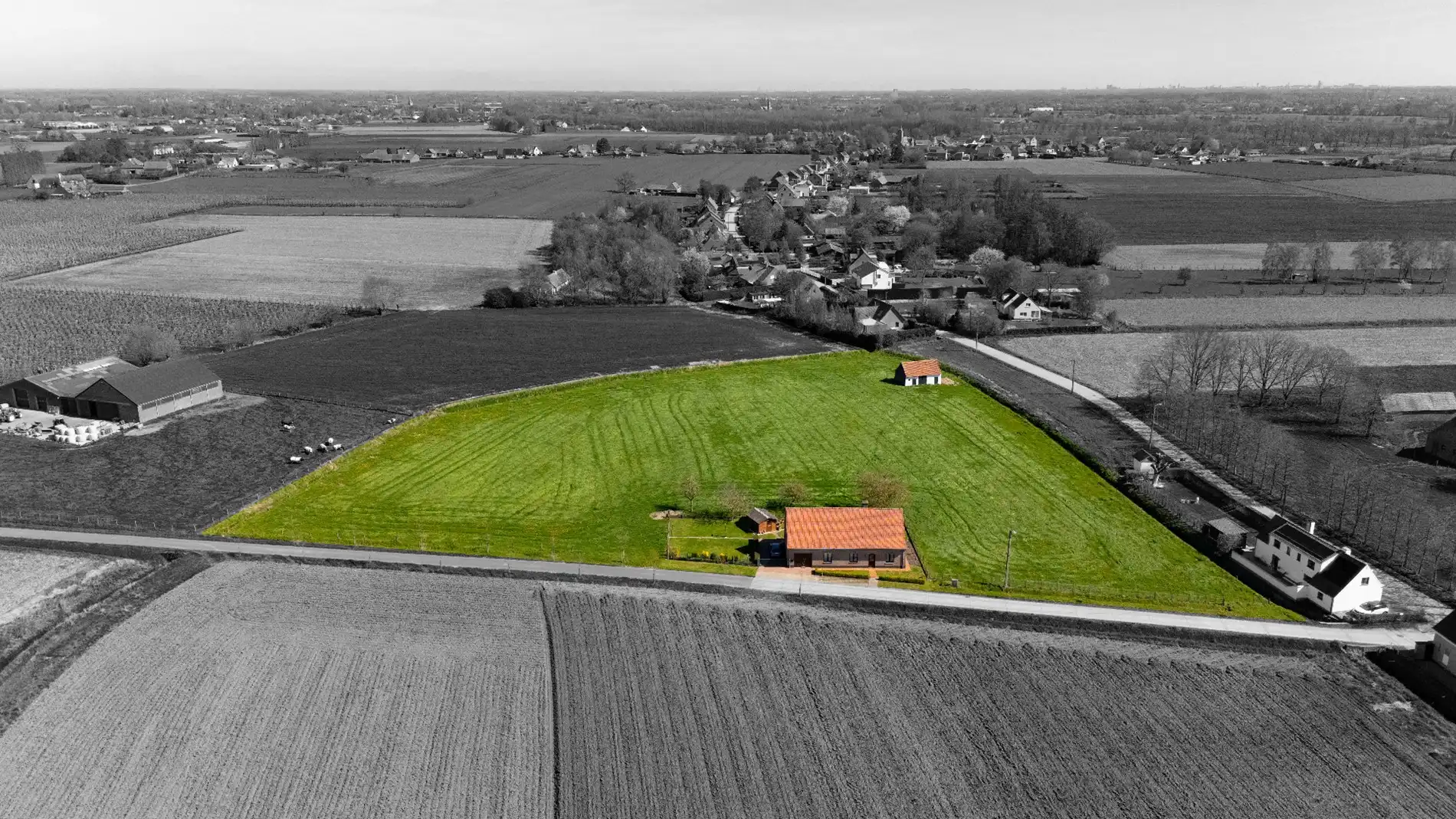 UNIEKE LANDELIJKE EIGENDOM MET WEILAND OP 1HA 35A 95CA foto 16