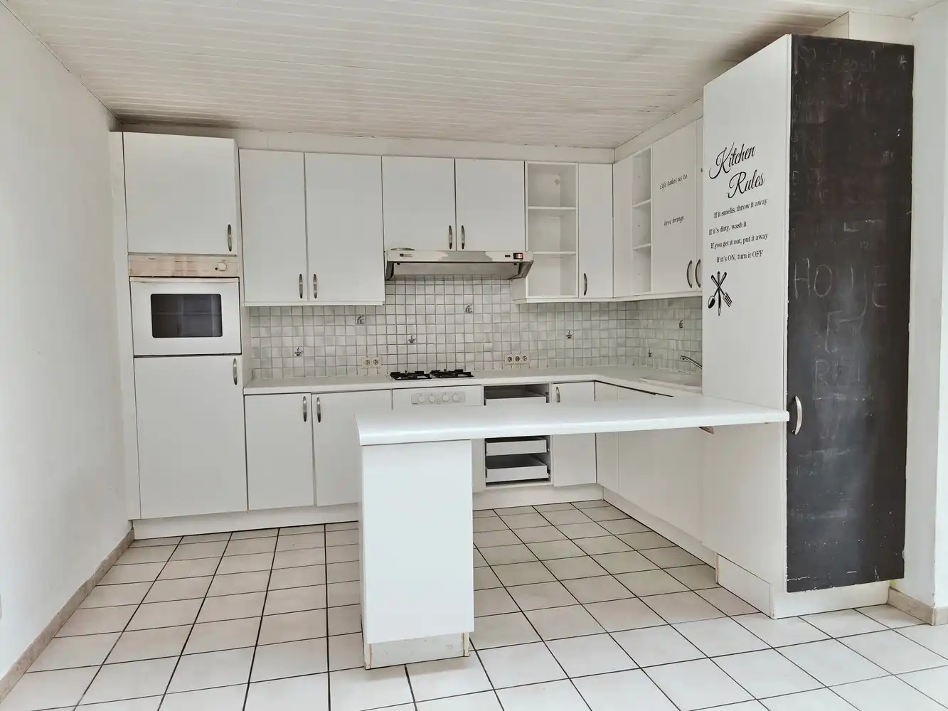 Te renoveren rijwoning met 4 slaapkamers en leuke stadstuin. foto 8