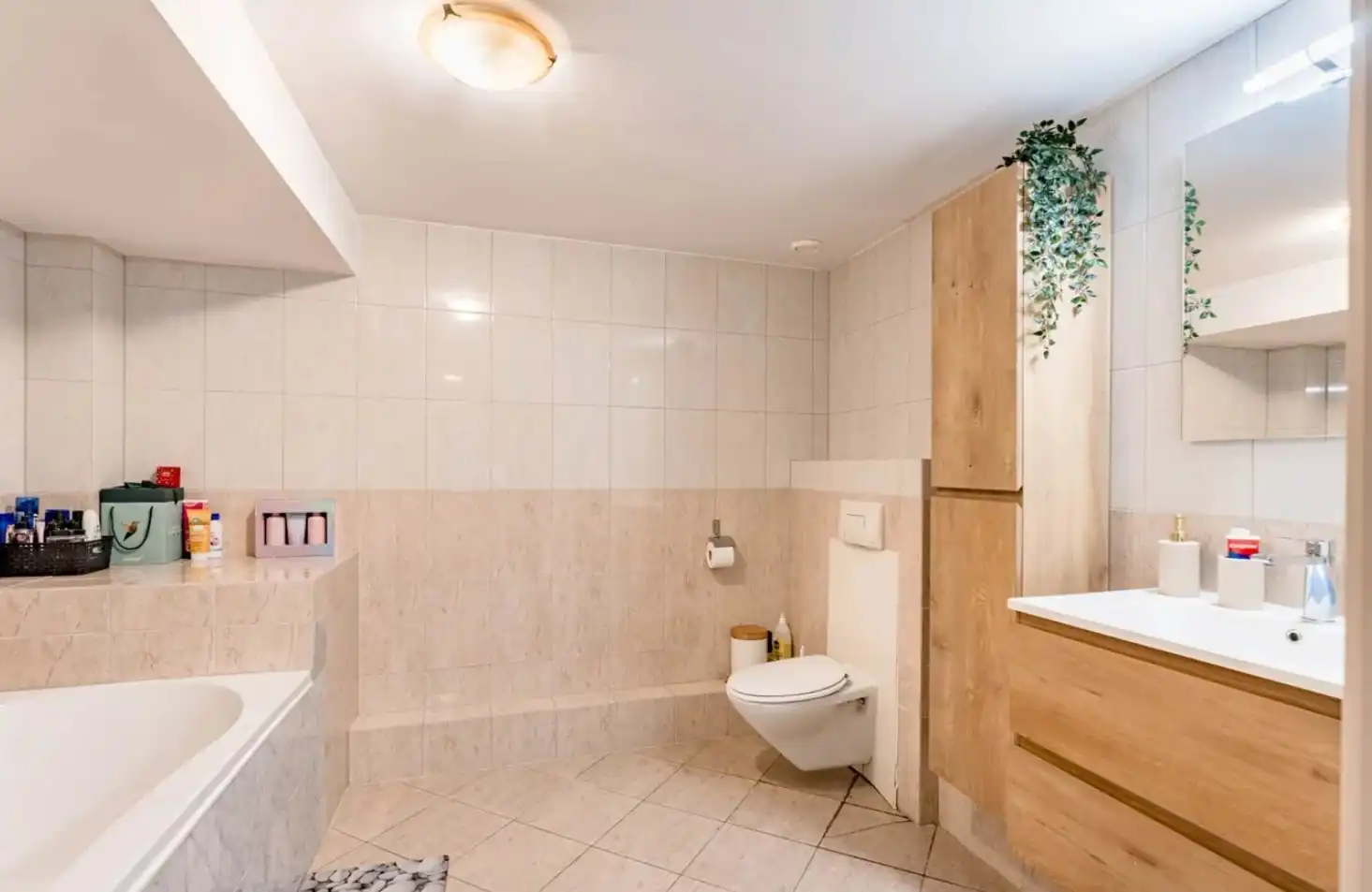 Unieke investeringsopportuniteit in het hart van Maaseik Handelspand + 2 verhuurde appartementen | Centrale ligging | Interessant verhuurpotentieel foto 22