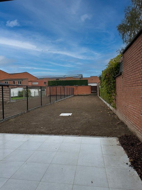 Twee moderne woningen nabij het centrum van Wevelgem foto 2