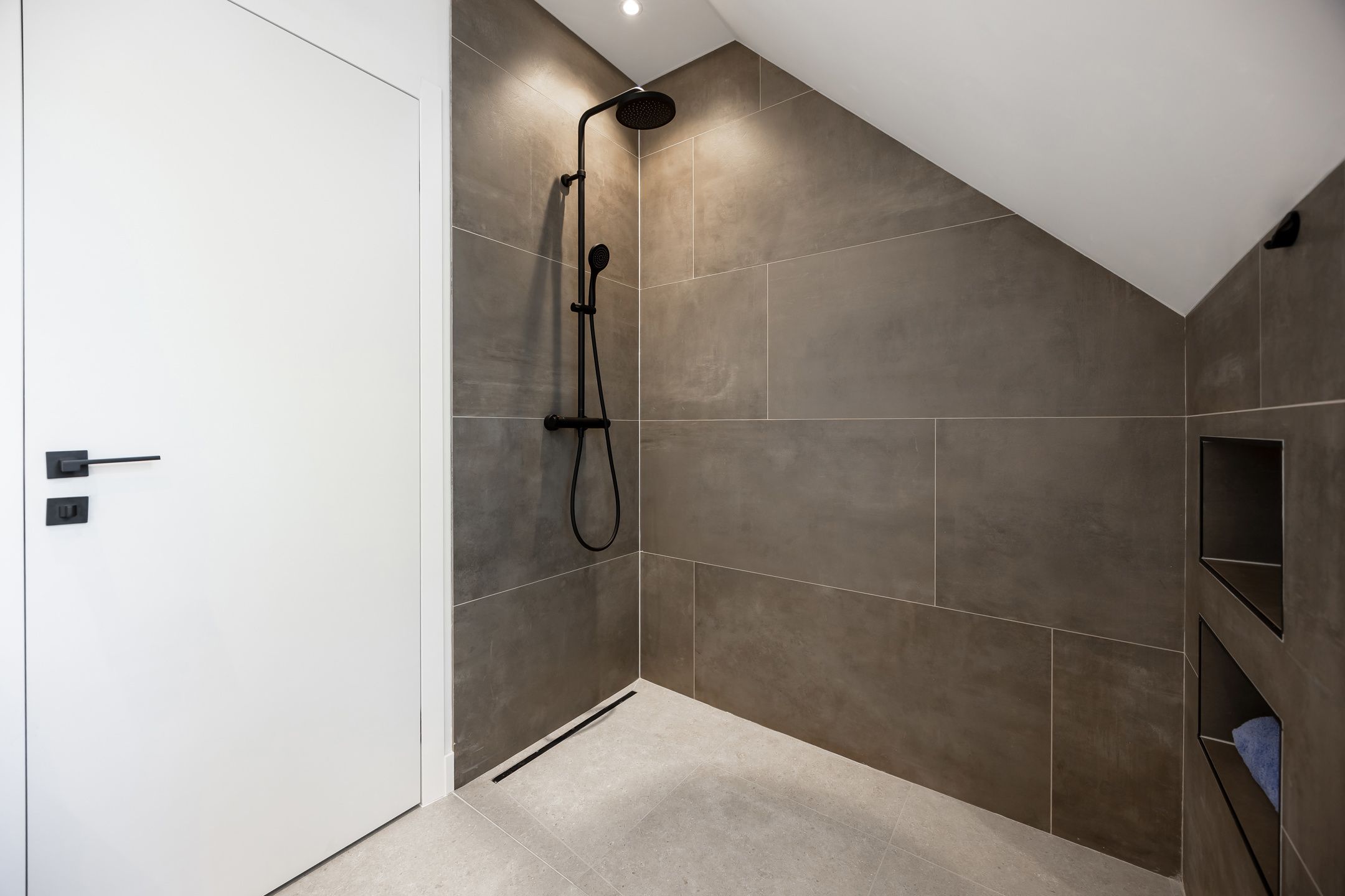 Luxe volledig gerenoveerde villa op een prachtig hoekperceel foto 41