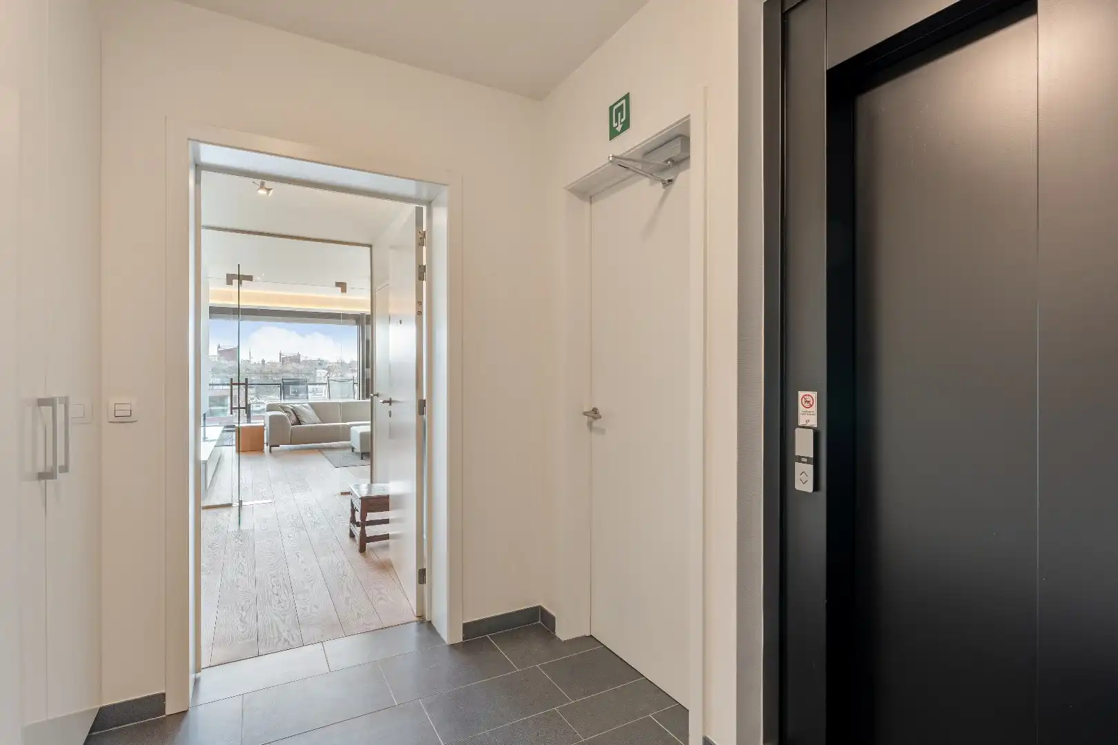 Exclusief penthouse met ruim terras, 2 slpk, dubbele autostaanplaats, centrum Genk foto 30