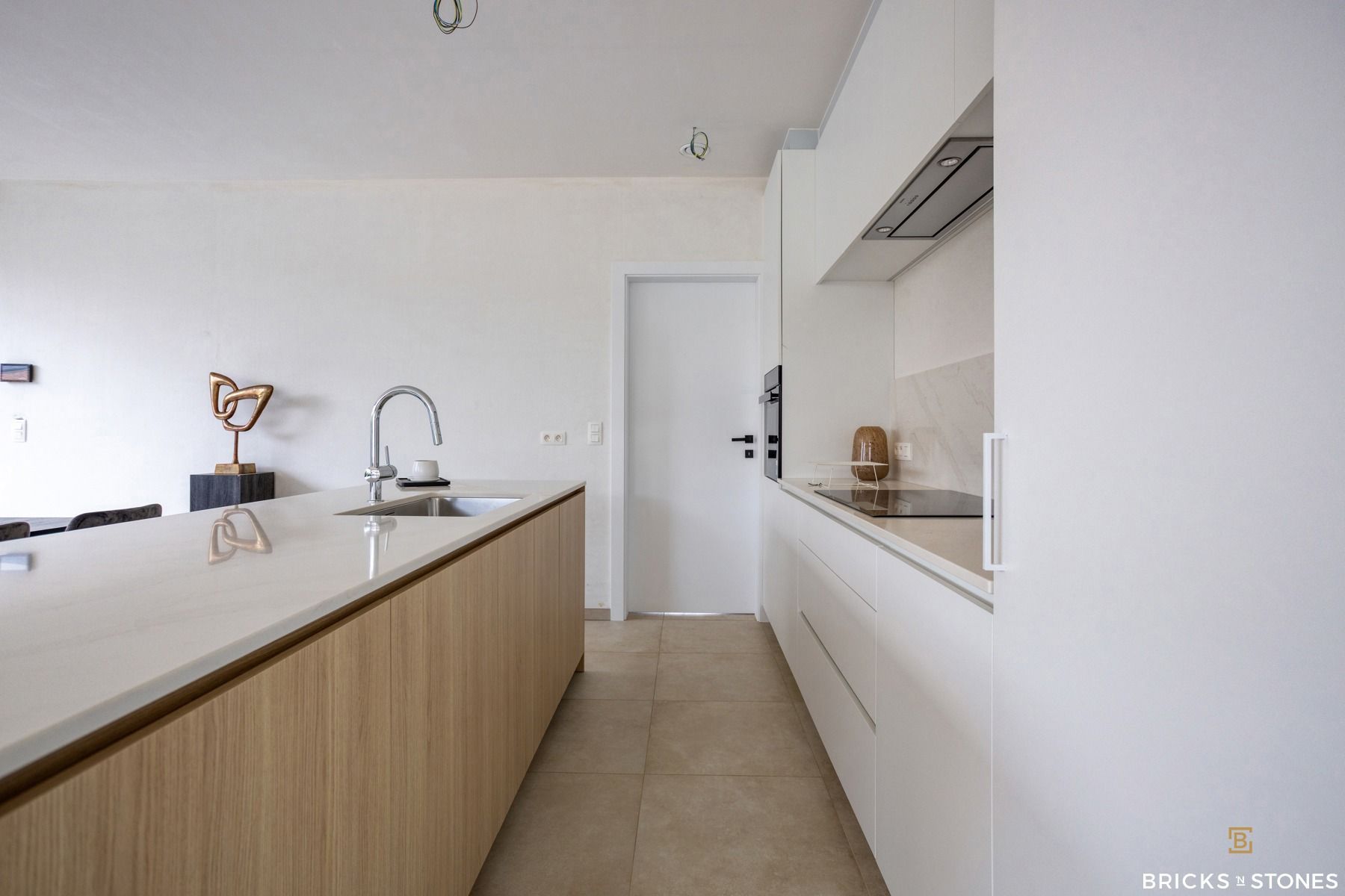 Stijlvolle nieuwbouwwoning met tuin, 3 slpks & 2 badk foto 5