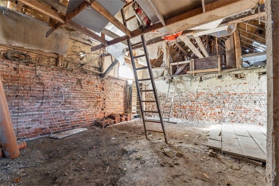 RUIM TE RENOVEREN PAND MET VEEL POTENTIEEL IN HET GEZELLIGE ZEPPEREN foto 37