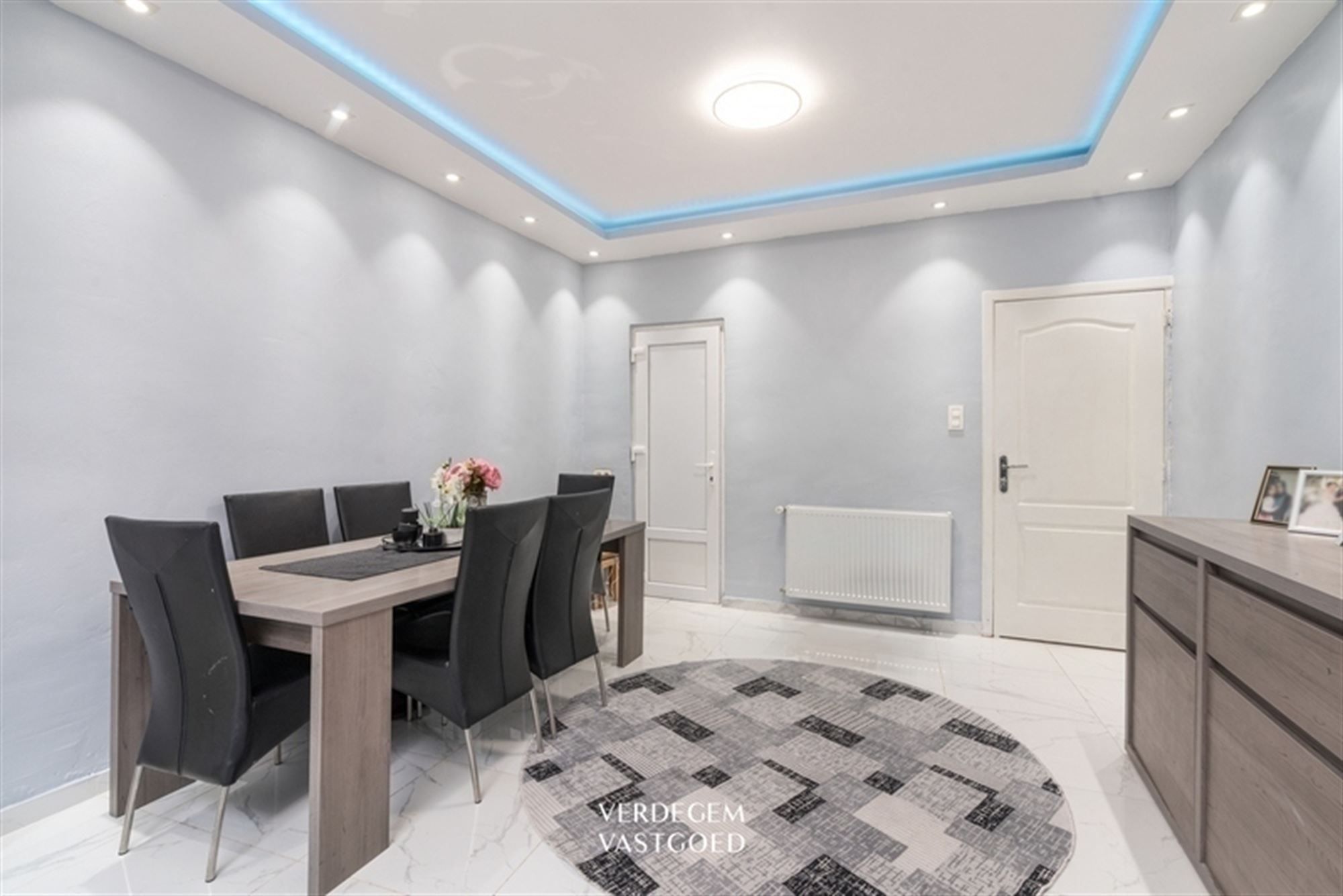 Woning met 4 slaapkamers in leuke woonbuurt foto {{pictureIndex}}