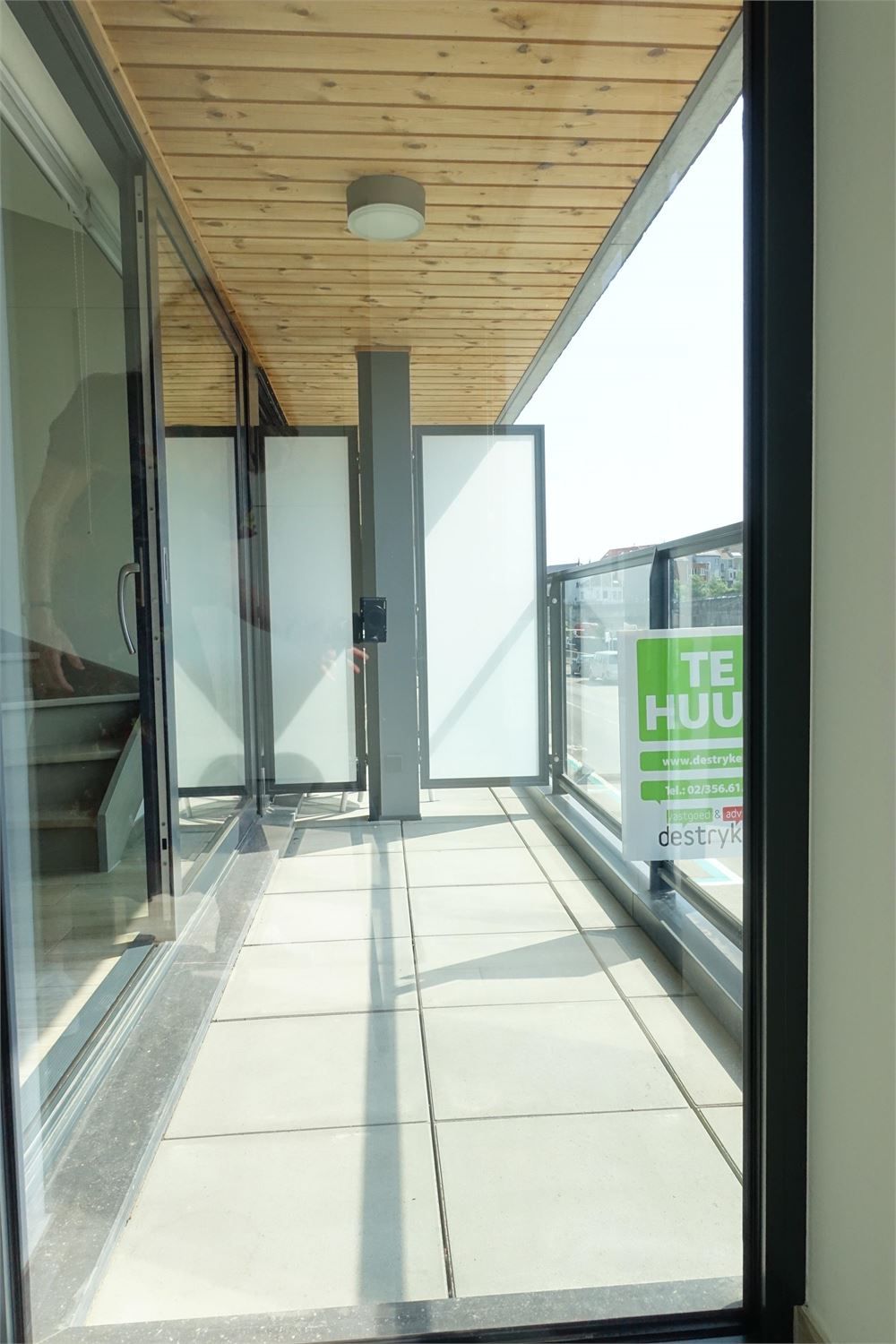 Centraal gelegen appartement met zicht op de vaart ,2 slaapkamers, terras en afgesloten staanplaats. foto 10