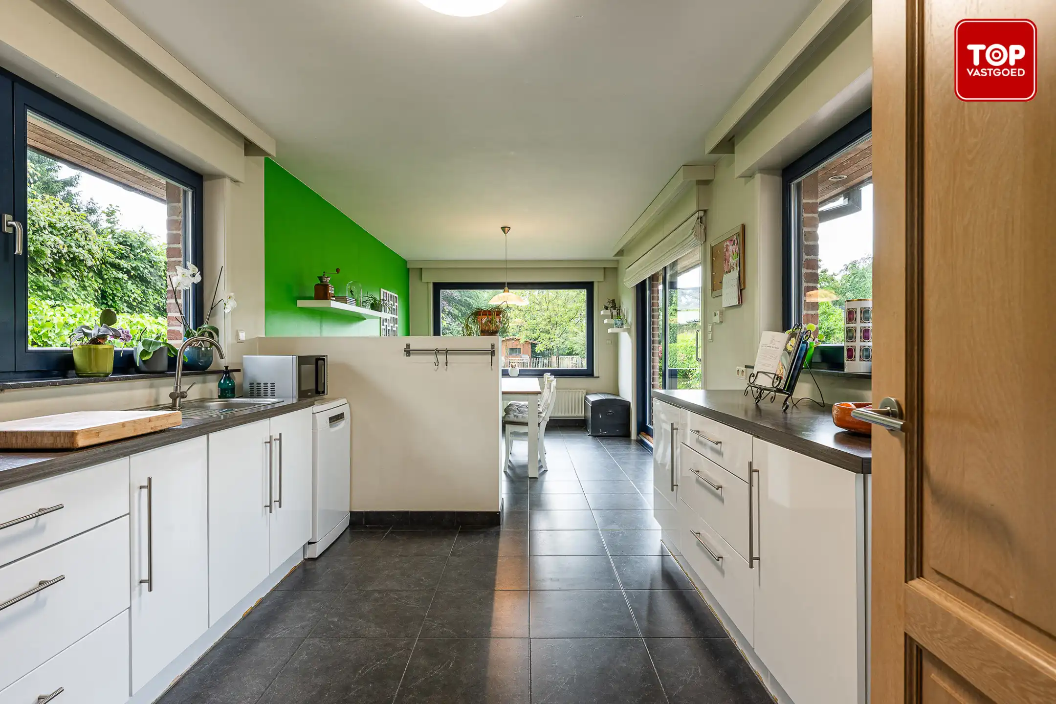 Rustig gelegen woning met zonovergoten tuin in Vinderhoute foto 7