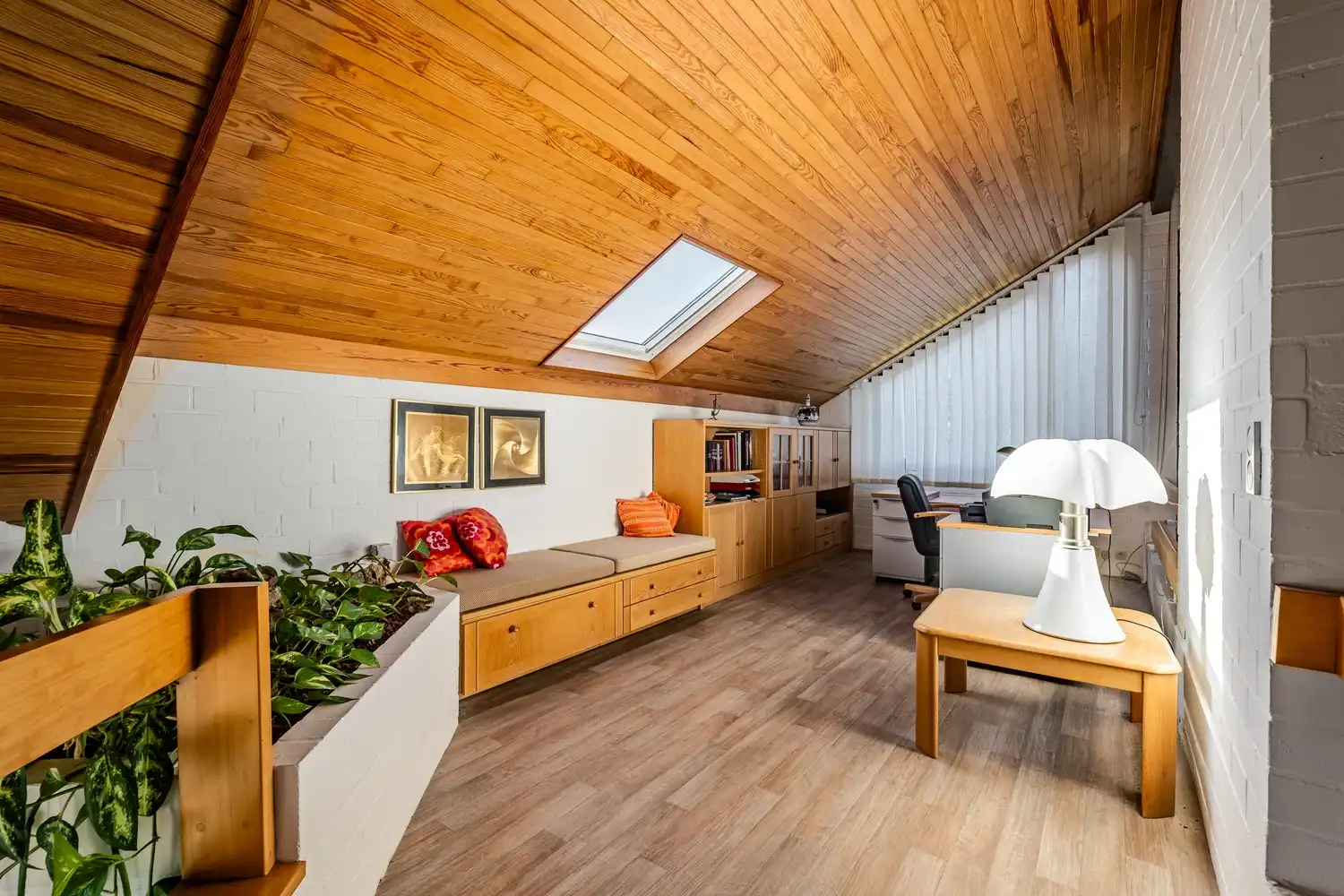 Modernistische, lichtrijke villa met 3 slaapkamers, kantoor en zuidgerichte tuin op toplocatie in groene rand rond Brussel! foto 15