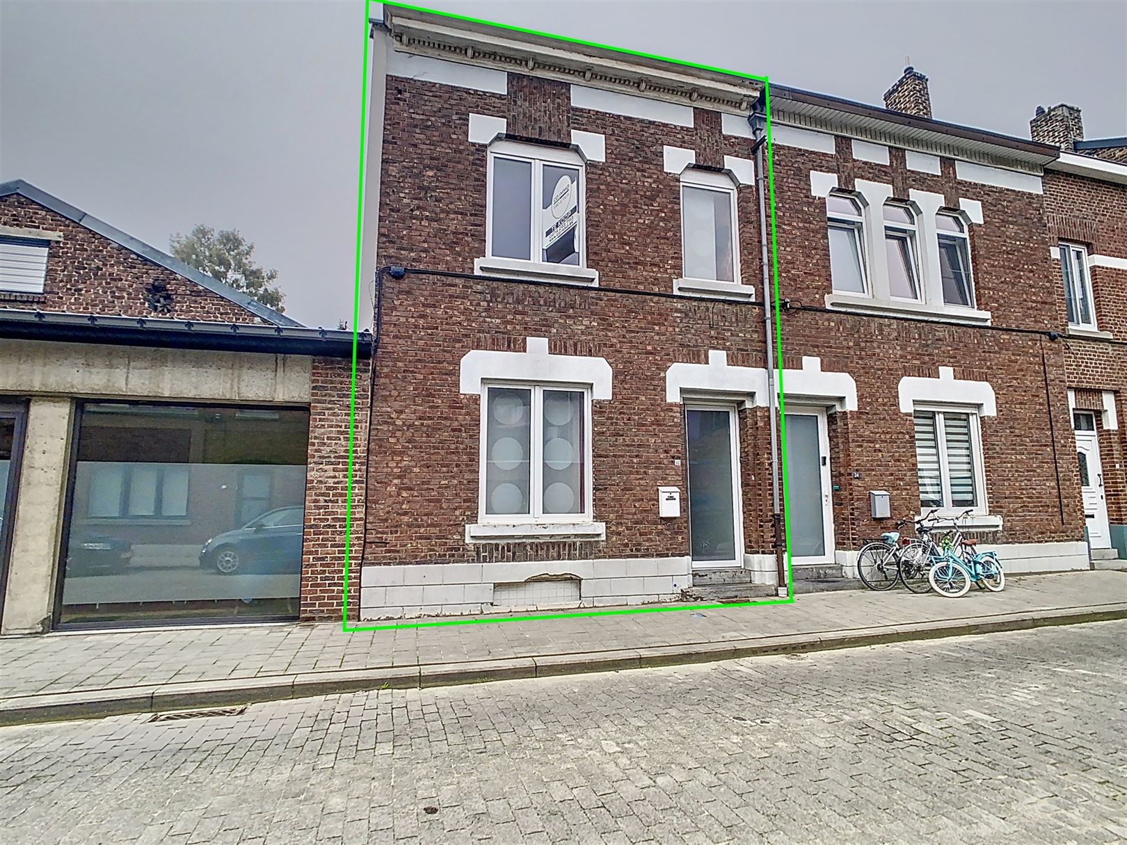 Gezellige stadswoning, 2 slpks+2, tuintje, 1a 29ca foto {{pictureIndex}}