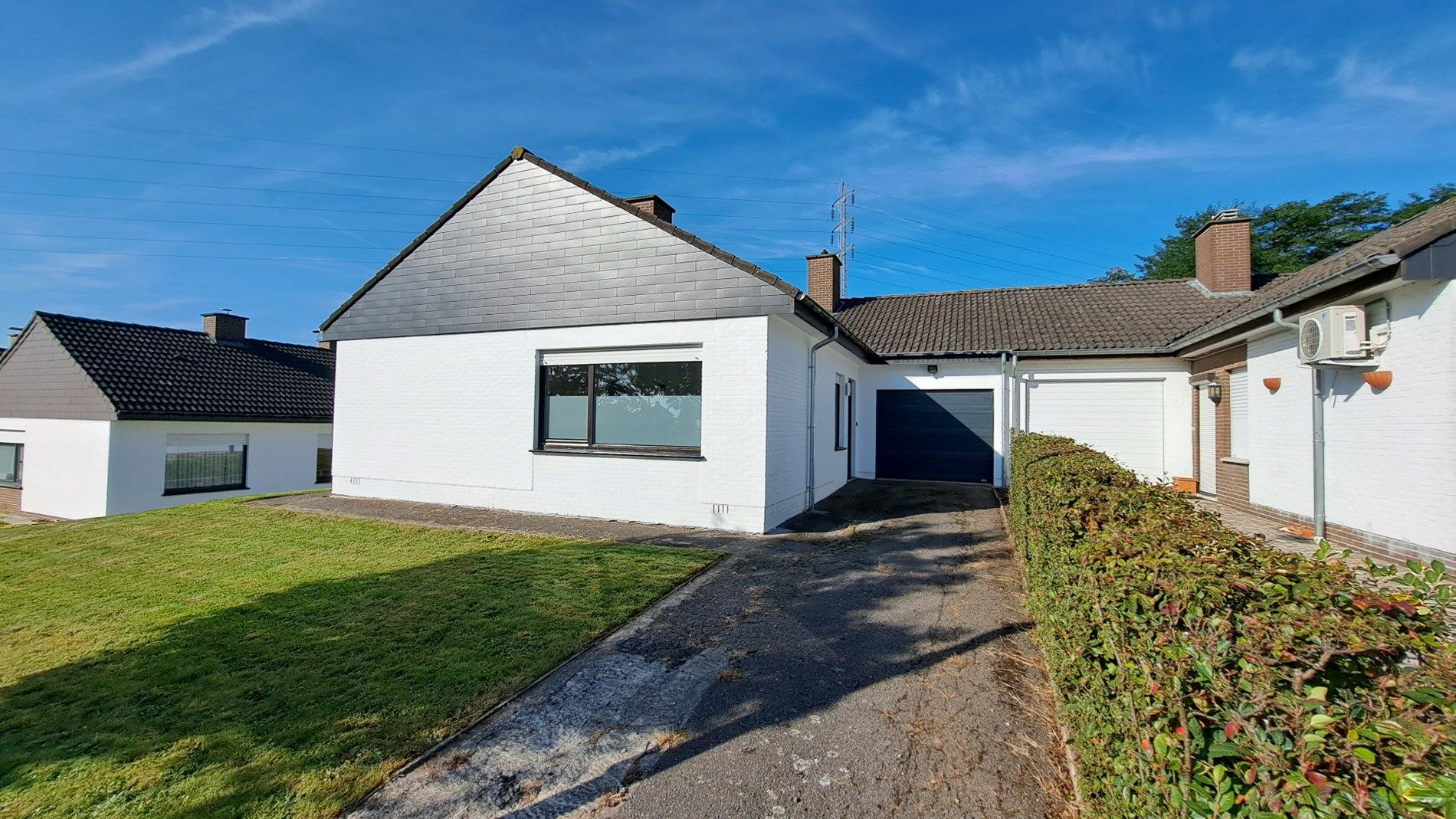 Bungalow met 3 slaapkamers, garage en mooie tuin foto 1