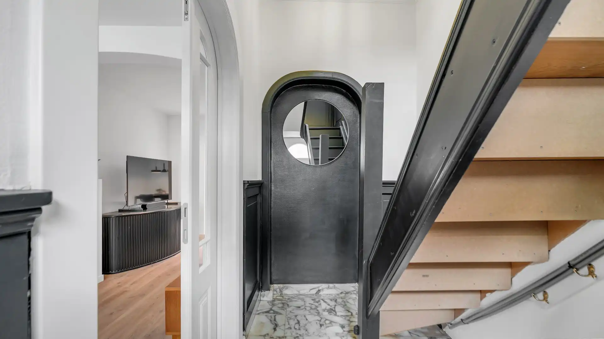 Prachtig herenhuis binnen de grote ring van Hasselt foto 20