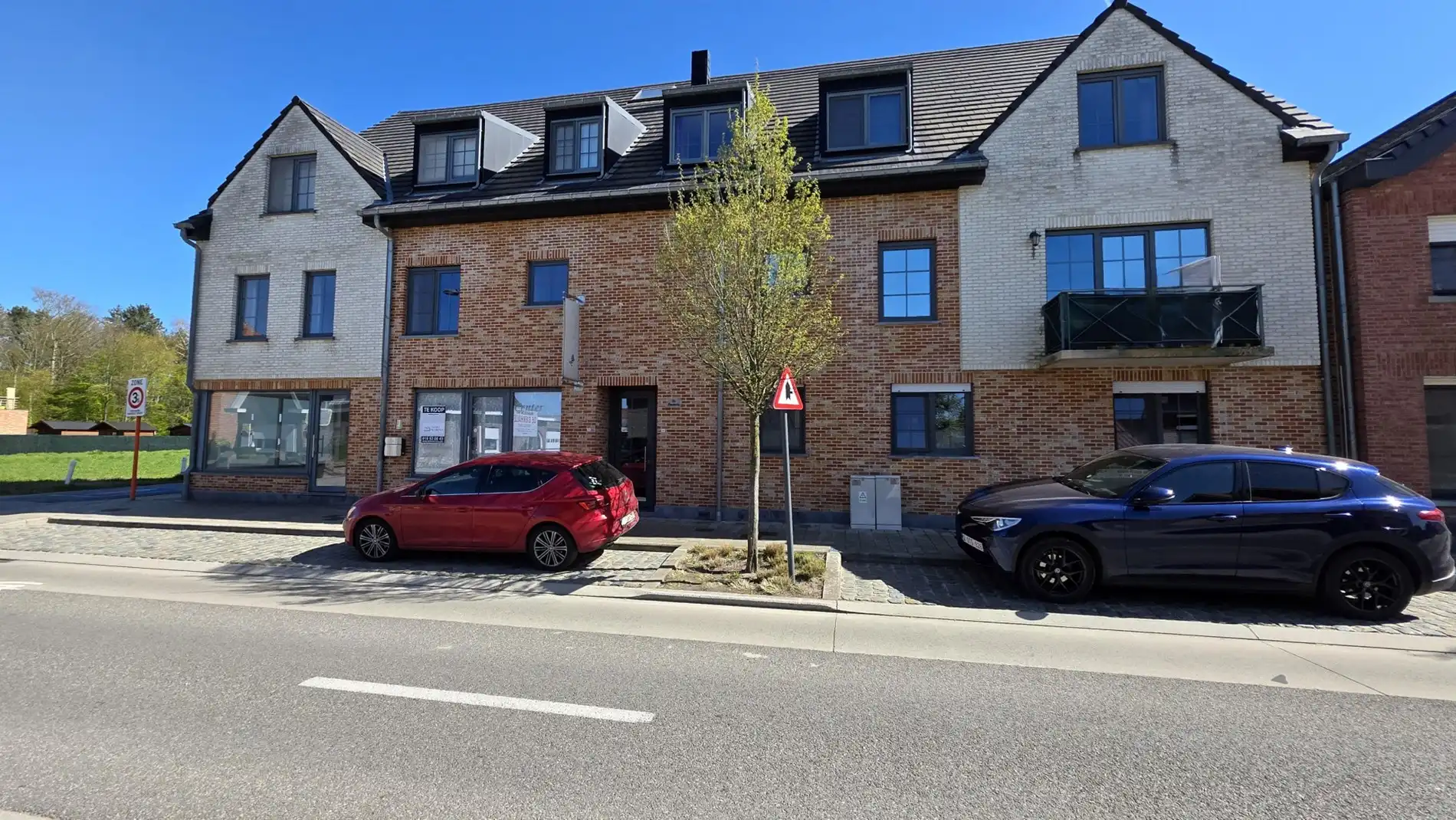 Instapklaar en stijlvol gelijkvloers appartement met privatief terras foto 14