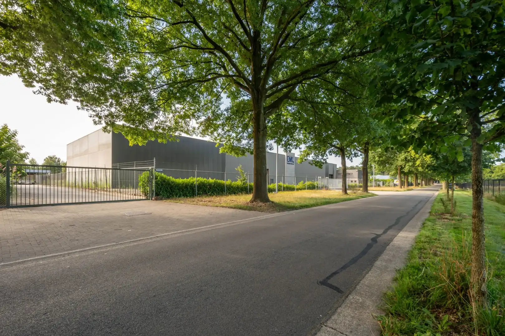 Bedrijfsgebouw met woonst te huur foto 7