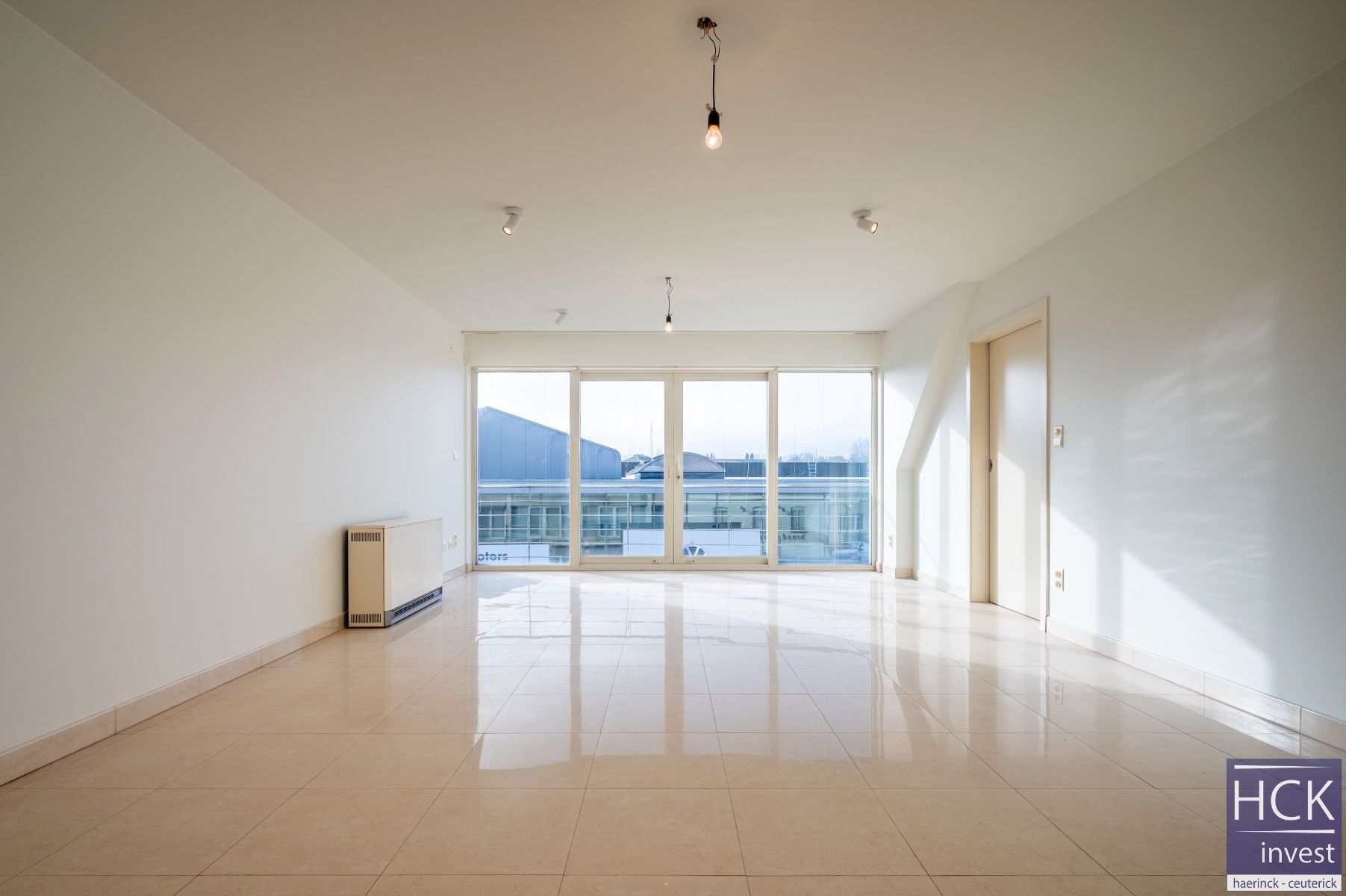 KRUISHOUTEM - Ruim duplex appartement + staanplaats op topligging! foto 3