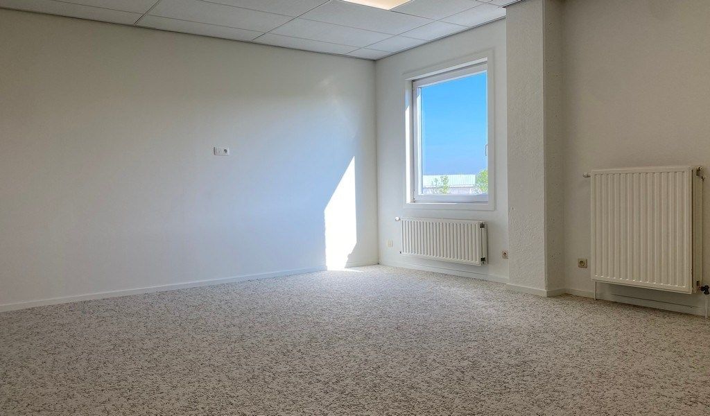 Ingedeeld kantoorverdiep te huur nabij N47 in Lokeren foto 9