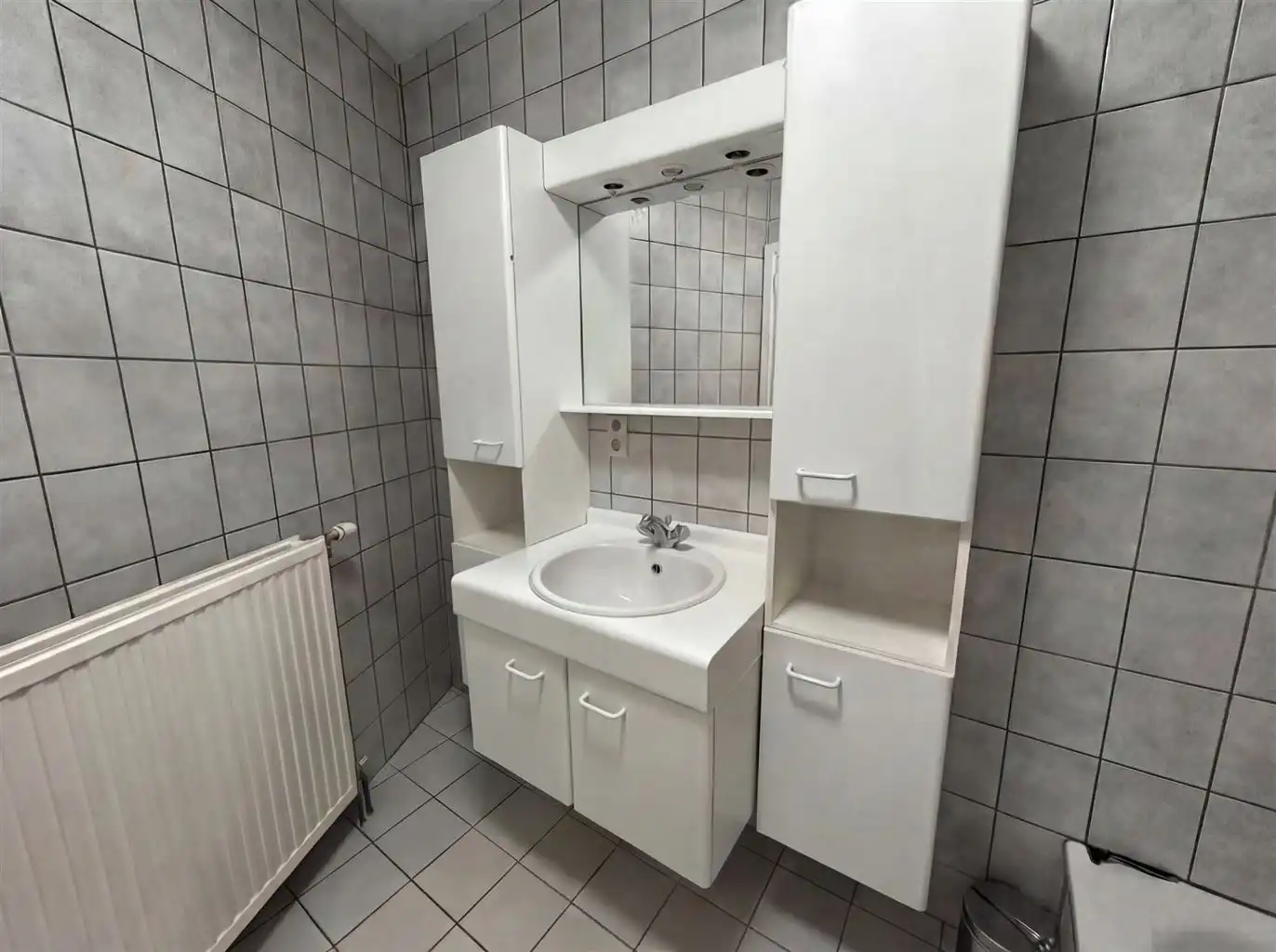 Gezellig appartement met 2 slaapkamers en terrasje nabij het centrum van Maaseik. foto 8